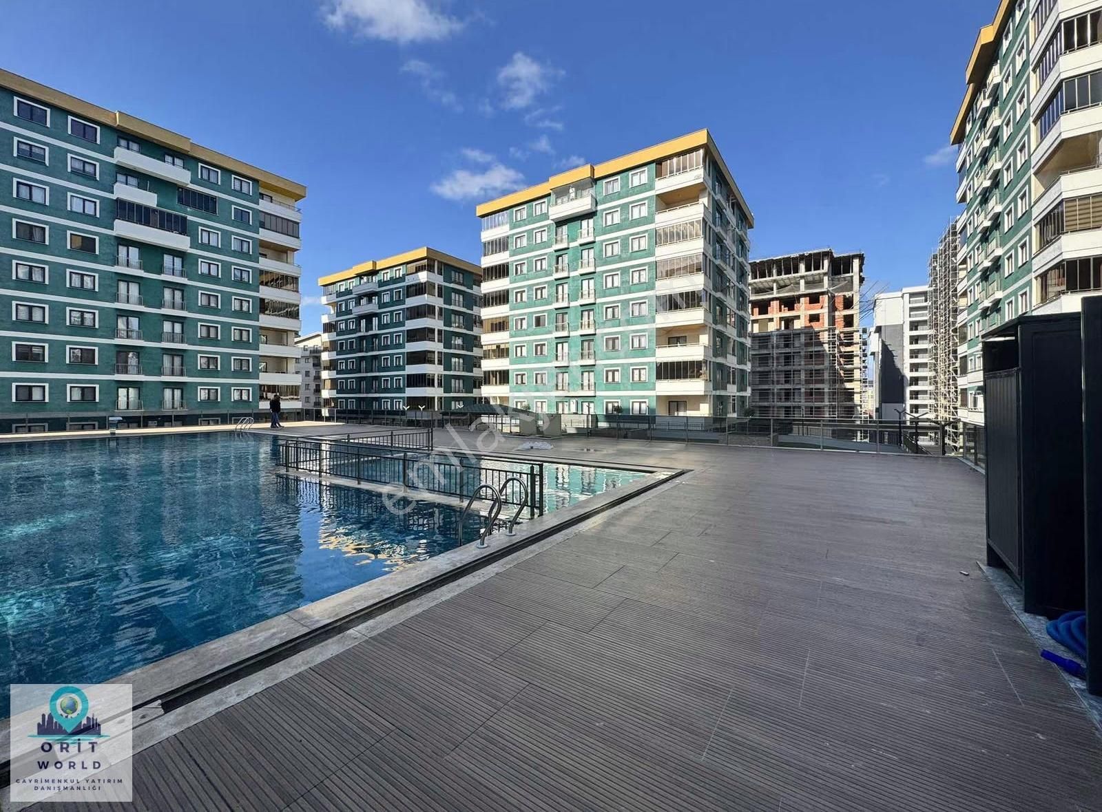 Ataevler'de Nezih Sitede 3+1 Kiralık Daire