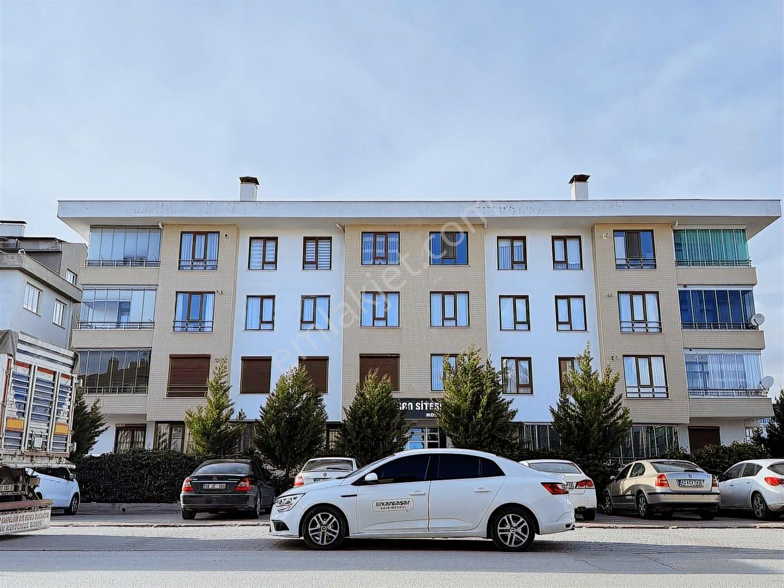 Akşemsettin Mah. Leylekli Park Yakını Geniş Ve Kullanışlı 3+1