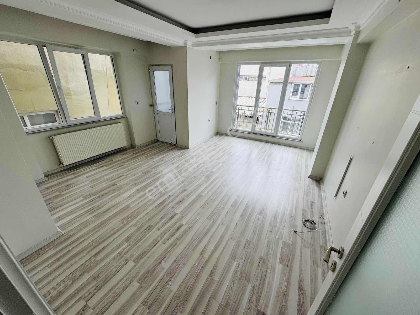 Mehmet Akif'te 2+1 Ebeveyn Banyolu 110m² Boş Arakat Daire