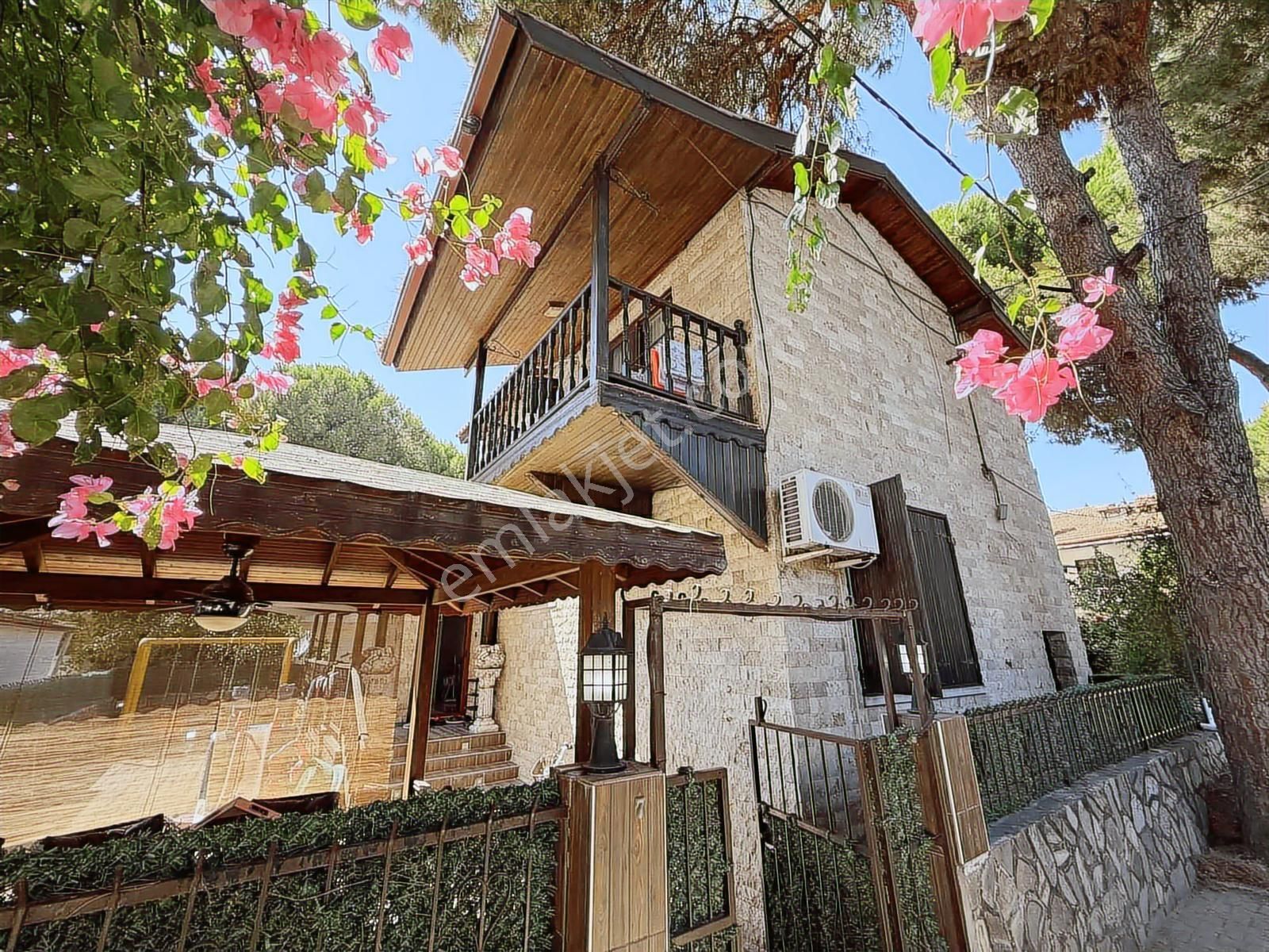 Realex - Tek Müstakil 3+1 Villa Denize 100metre