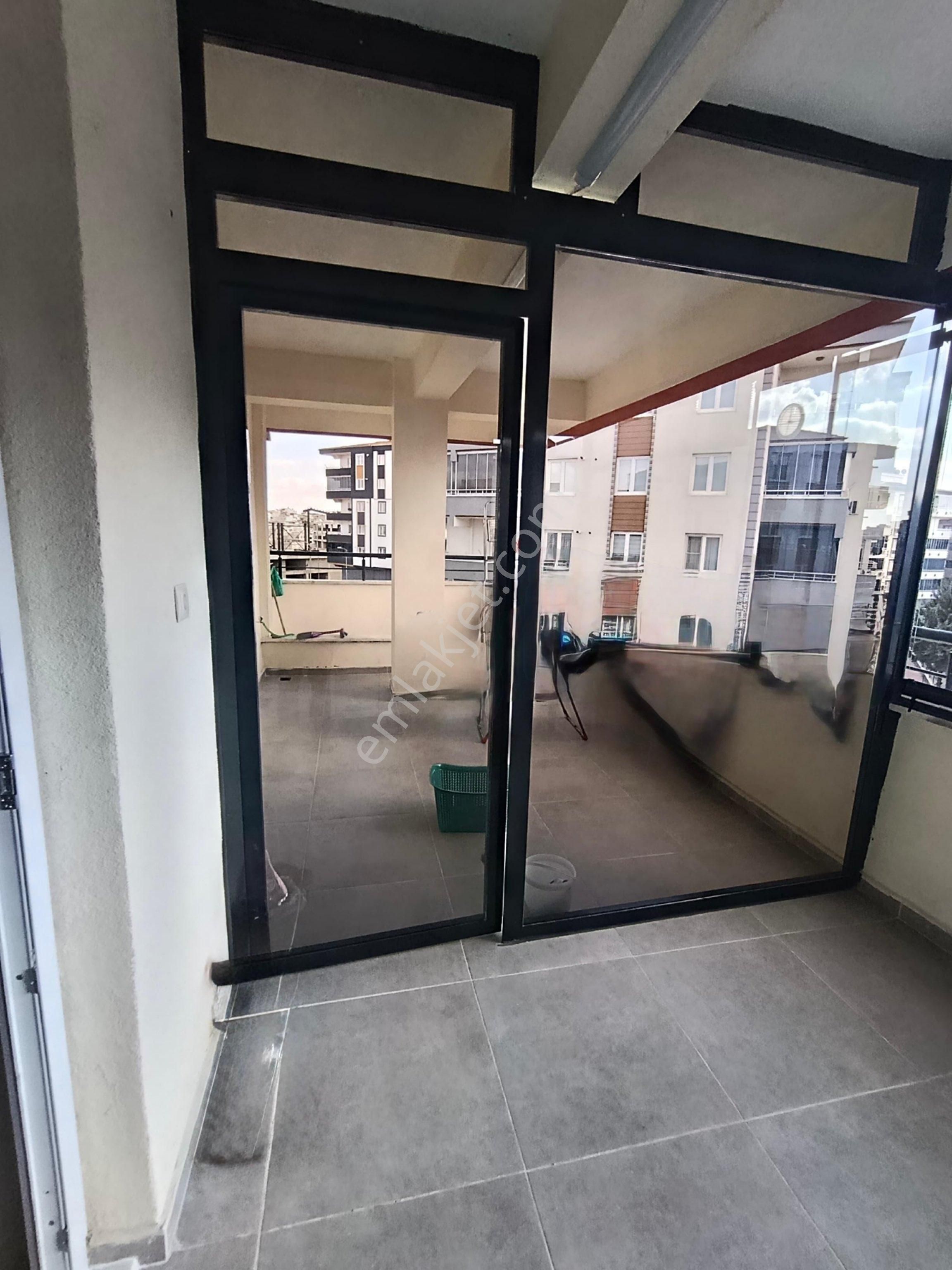 Bülbülzadede Düzlükte 2,5+1 Arakat Emsalsiz Daire - Görsel 9