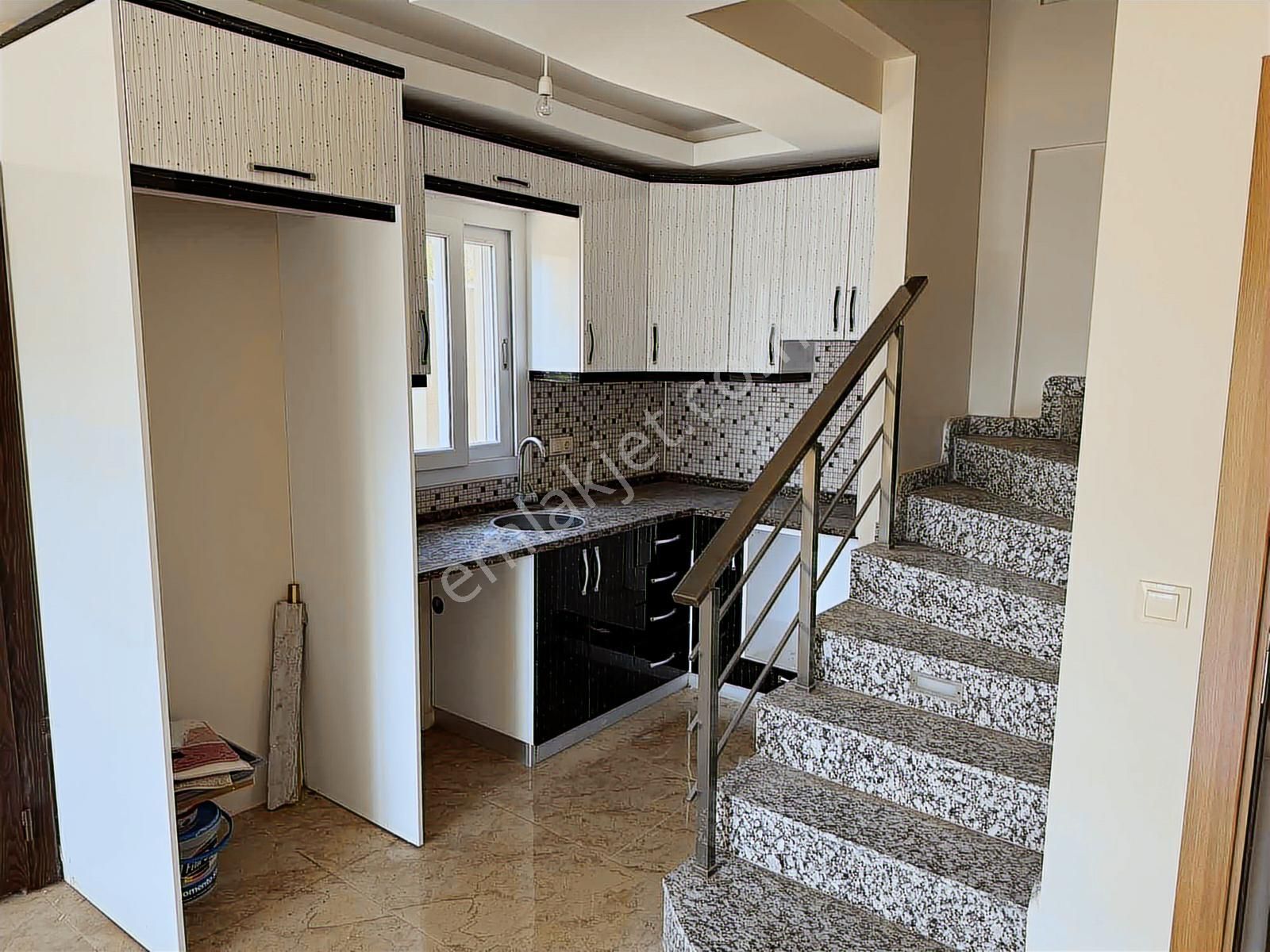 Deniz Manzaralı 3+1 Villa - Realex - Görsel 6