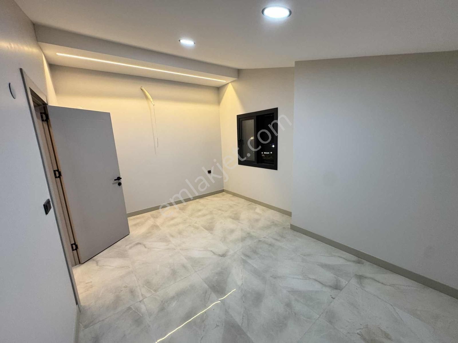 Mükemmel İşçilik Denize Yürüme Mesafesi 3+1 Sıfır Villa - Görsel 30