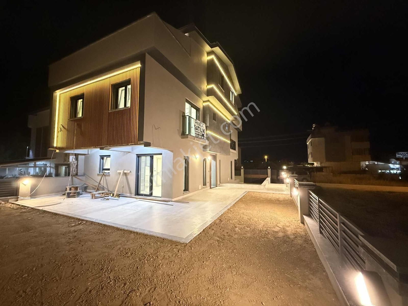 Mükemmel İşçilik Denize Yürüme Mesafesi 3+1 Sıfır Villa - Görsel 13