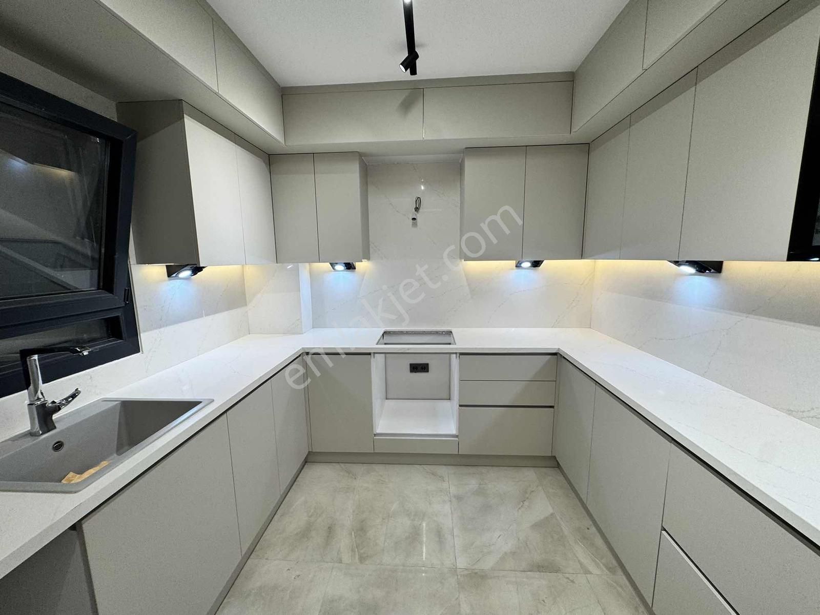 Mükemmel İşçilik Denize Yürüme Mesafesi 3+1 Sıfır Villa - Görsel 35