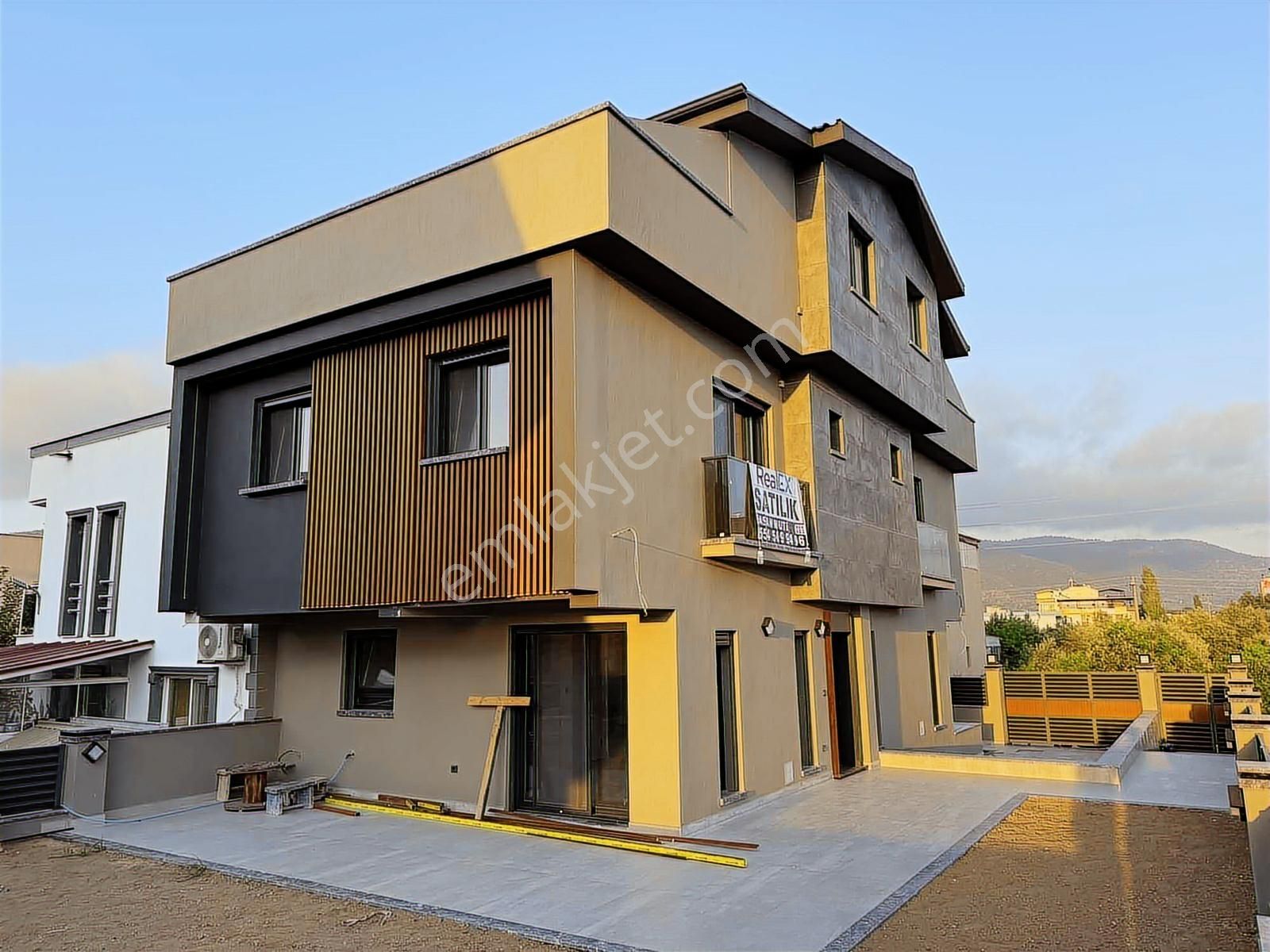 Mükemmel İşçilik Denize Yürüme Mesafesi 3+1 Sıfır Villa - Görsel 16