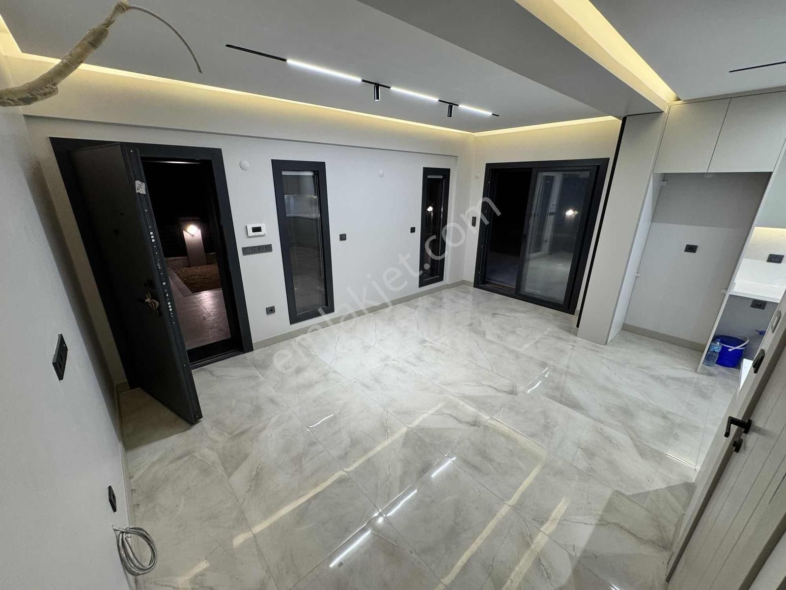 Mükemmel İşçilik Denize Yürüme Mesafesi 3+1 Sıfır Villa - Görsel 10