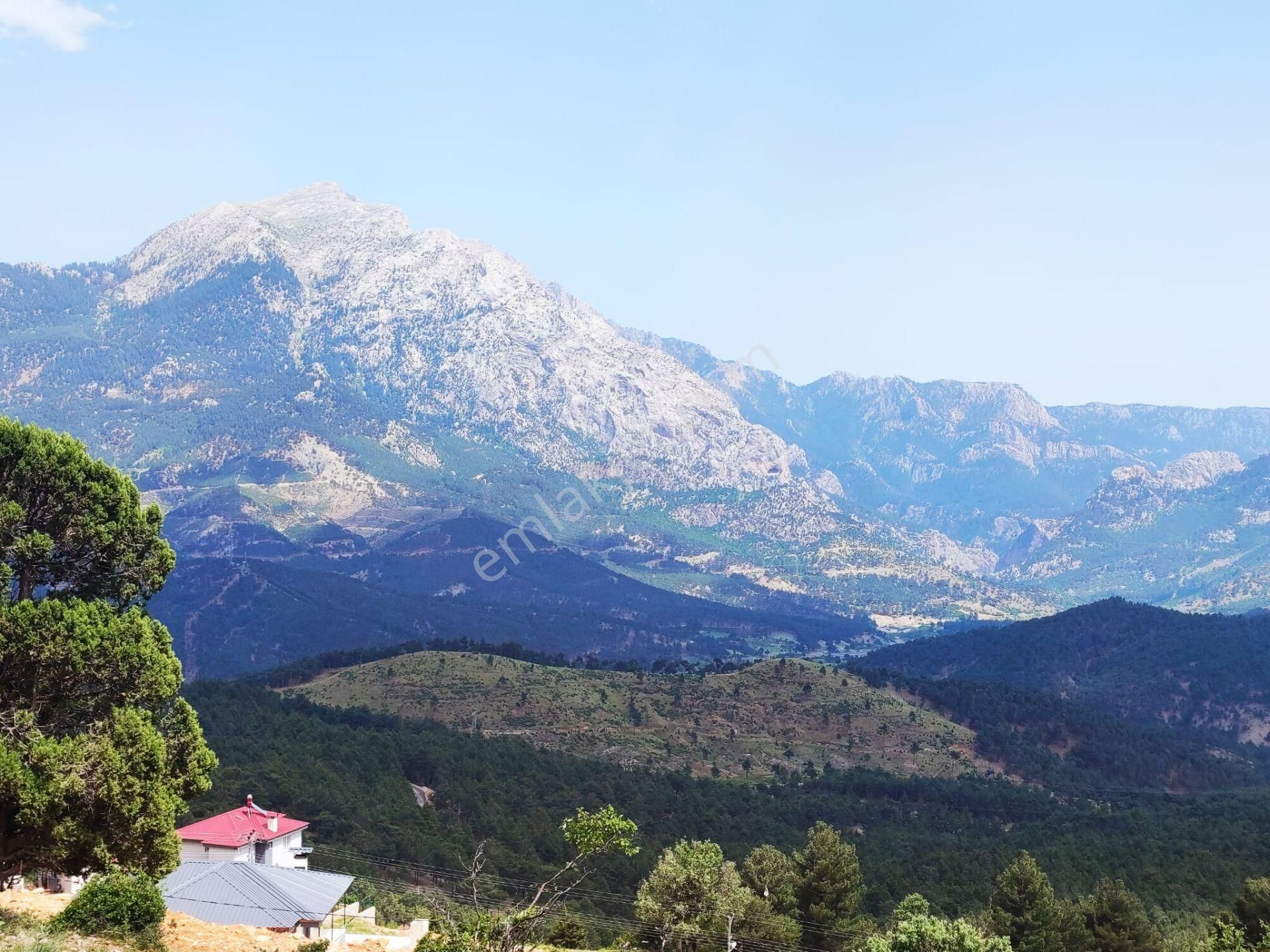 Kar Emlaktan Yenikonacık Bozkırlı Mevkiinde 410 M2 Satılık Arsa