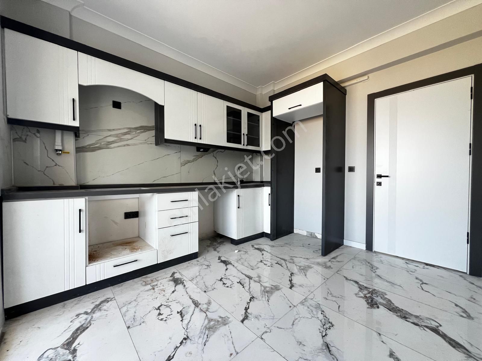 ⫸ Yiğit Gayrimenkul'den⫷ Bahçelievler'de Kendine Hayran Bırakıcak Ayrı Mutfaklı▃ Satılık 2+1daire▃ - Görsel 18