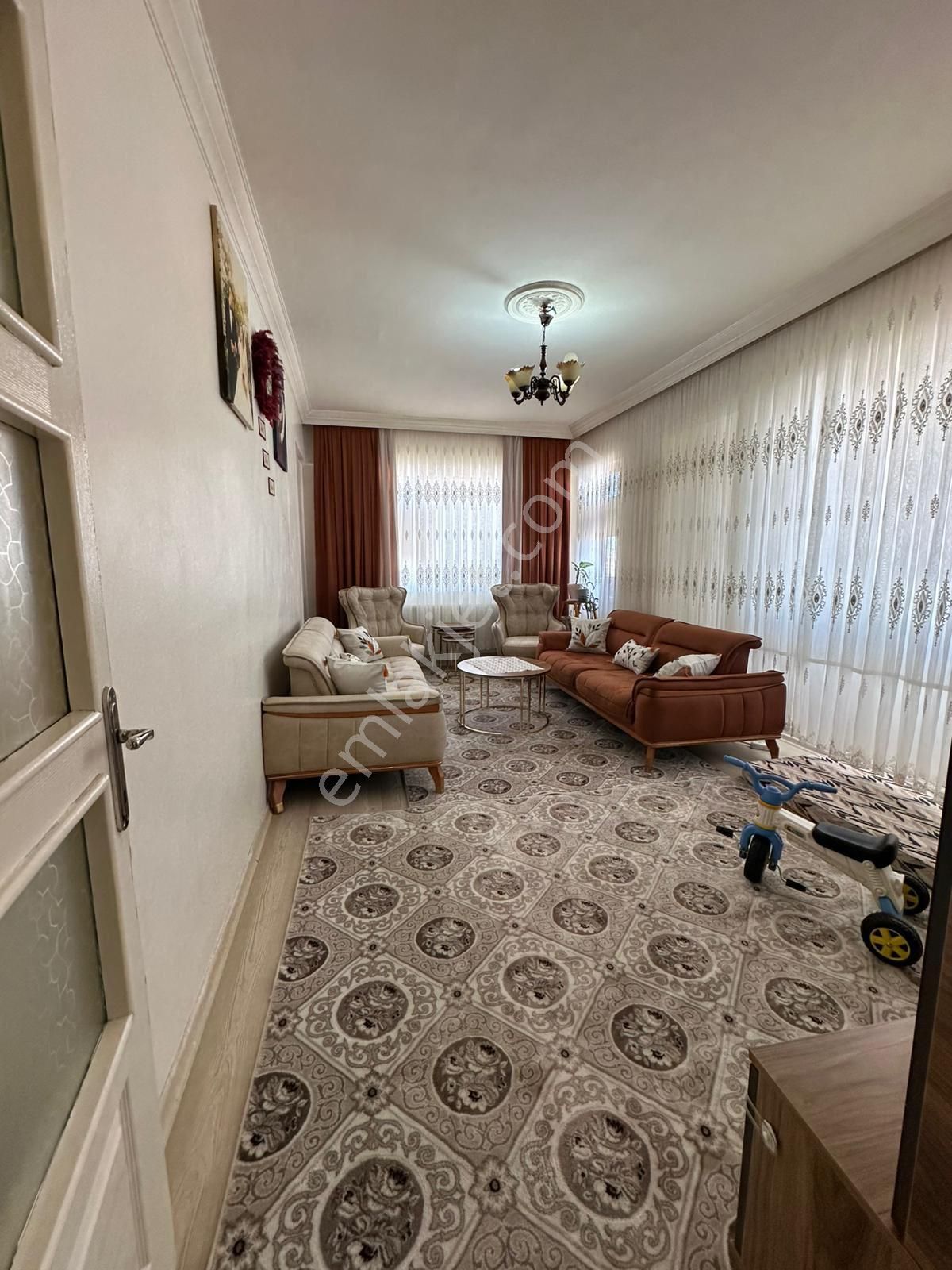 Ertuğrulgazi Düzlükte Satılık Uygun Fiyatlı 3+1 Üst Kat