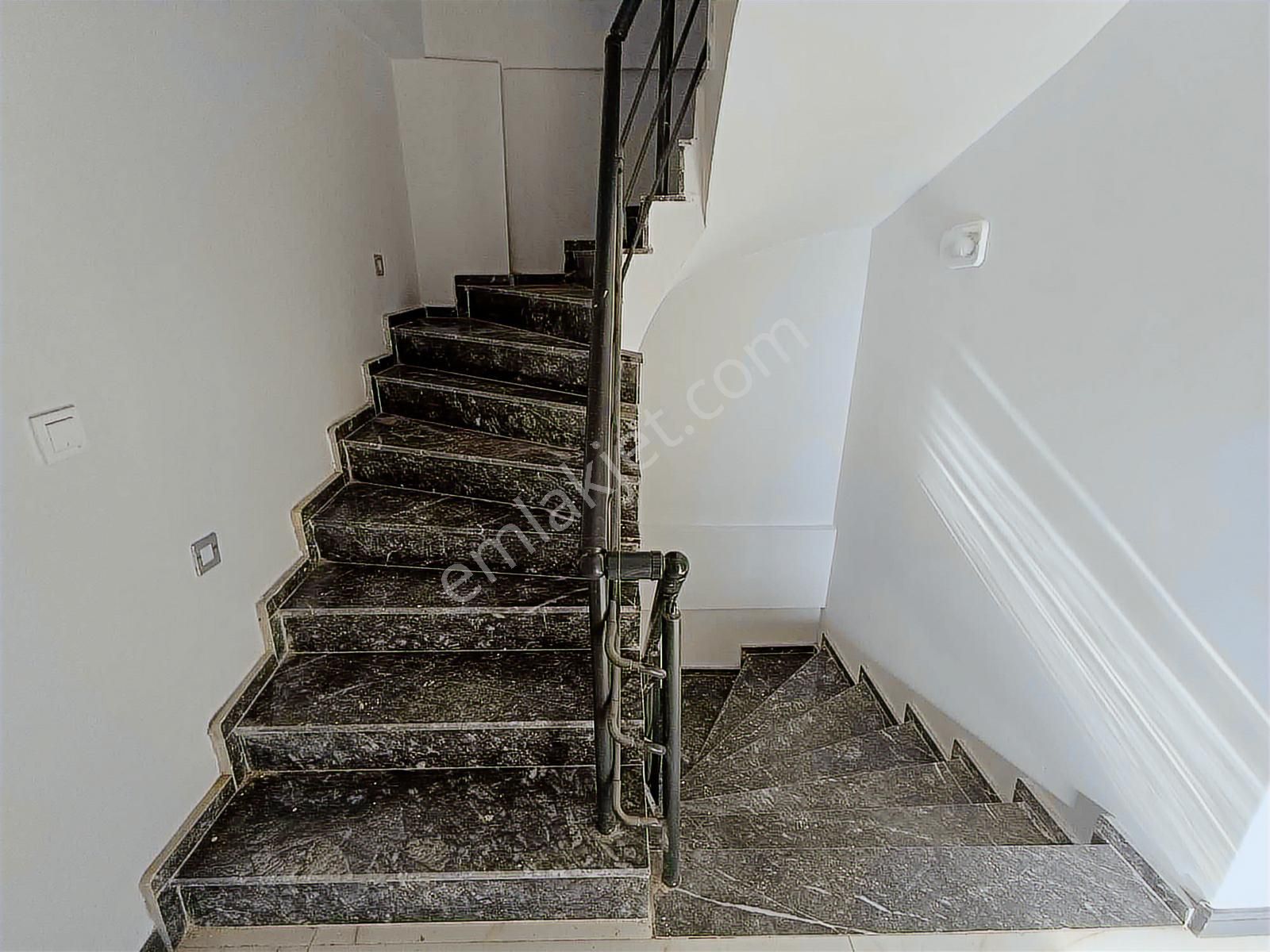 Havacılar Kampı Yakını Geniş,otoparklı 4+1 Villa ( Pazarlık Var) - Görsel 15