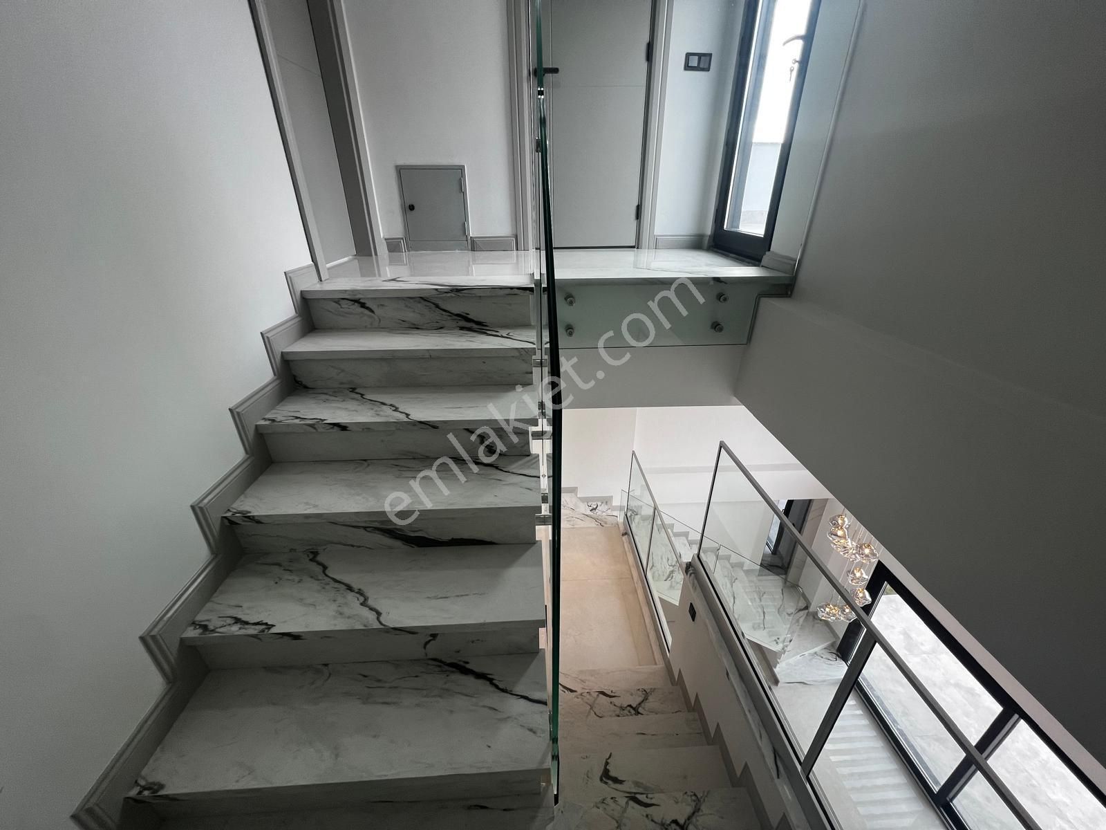Yiğit'ten Güre'de Müstakil Havuzlu Şömineli Muhteşem 3+1 Villa - Görsel 9