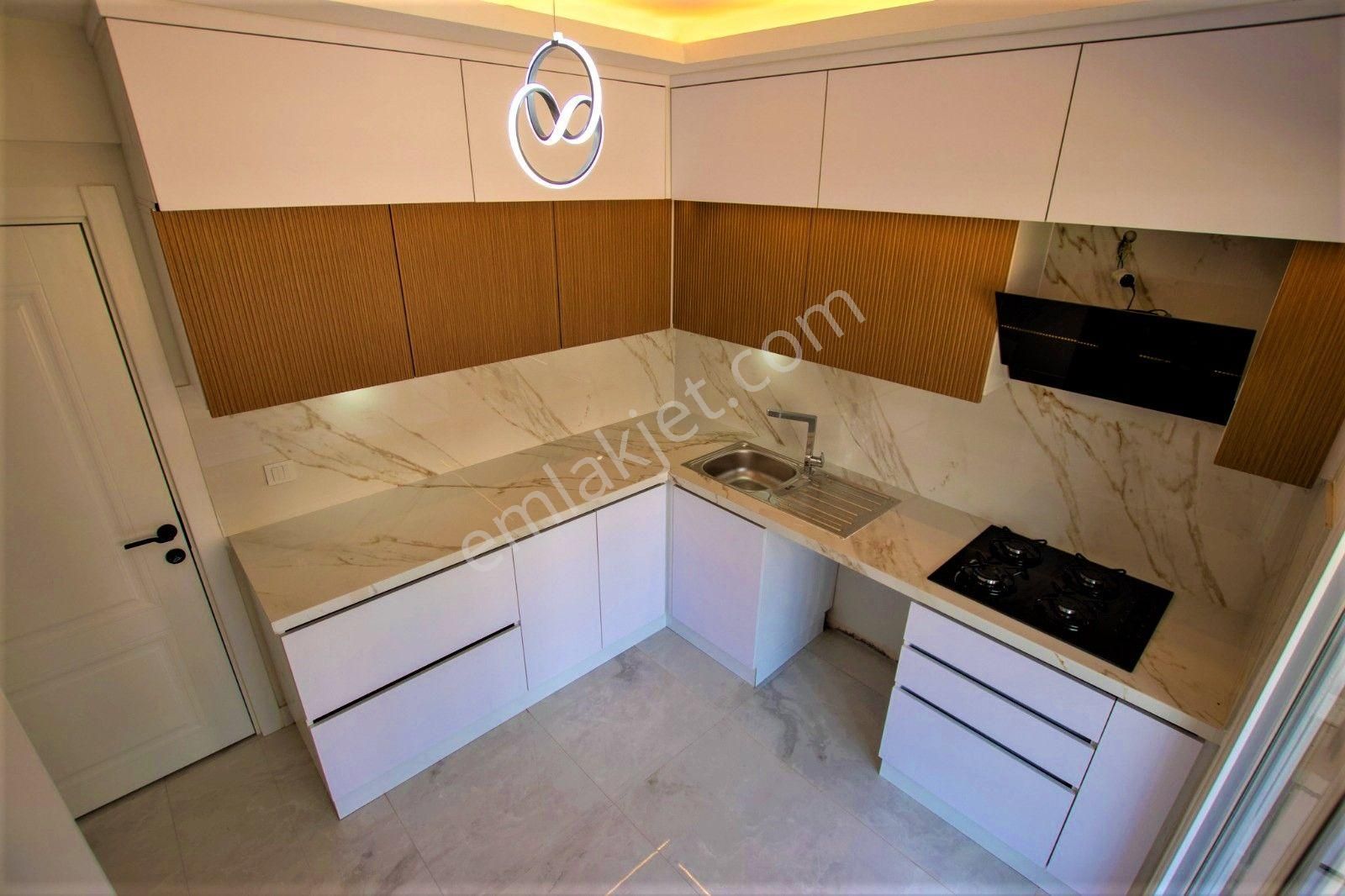 🟠🟠alfa'dan Akçay'da Ön Cephe Satılık Tasarımıyla Göz Alan Arakat Ayrı Mutfak 3+1 Geniş Daire