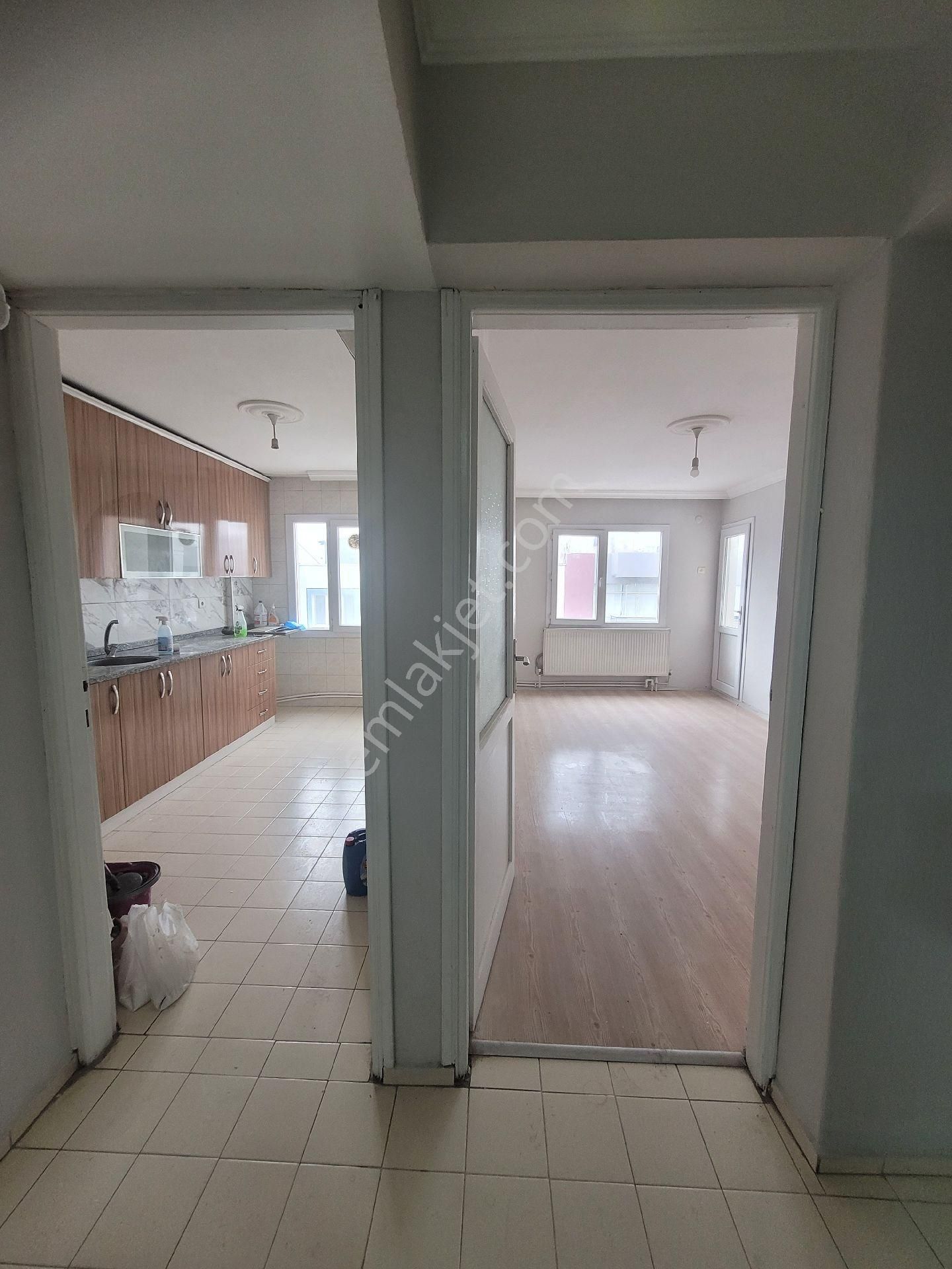 Şirinyer Menderes Caddesi Üzerinde Merkezi Kiralık Daire - Görsel 3