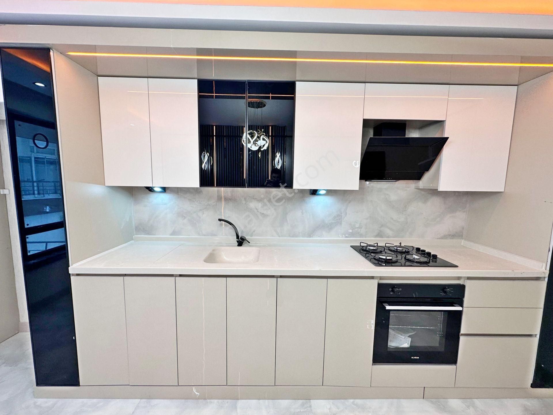 Emsali Olmayan Tek Daire Acil Satılık Ara Katta Geniş Yeni 2+1 Daire - Görsel 2