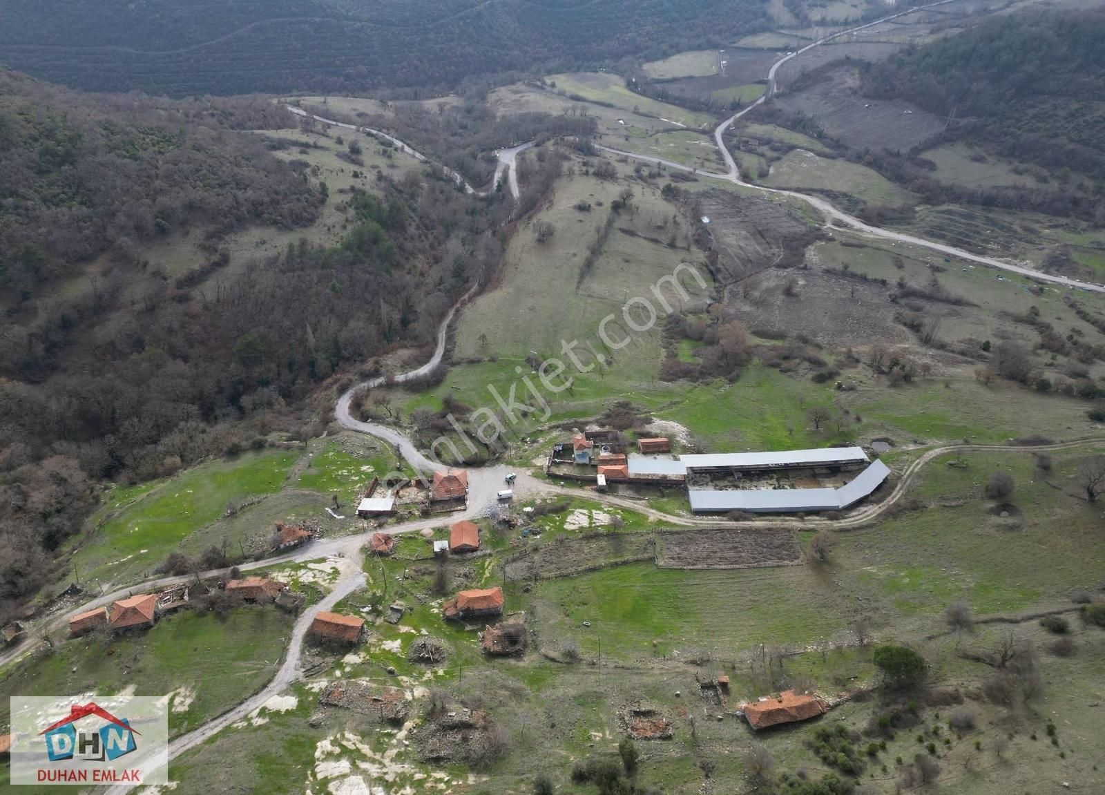 Balıkesir Savaştepe'de 3172m2 72metre Kadastro Yol Cepheli Tarla