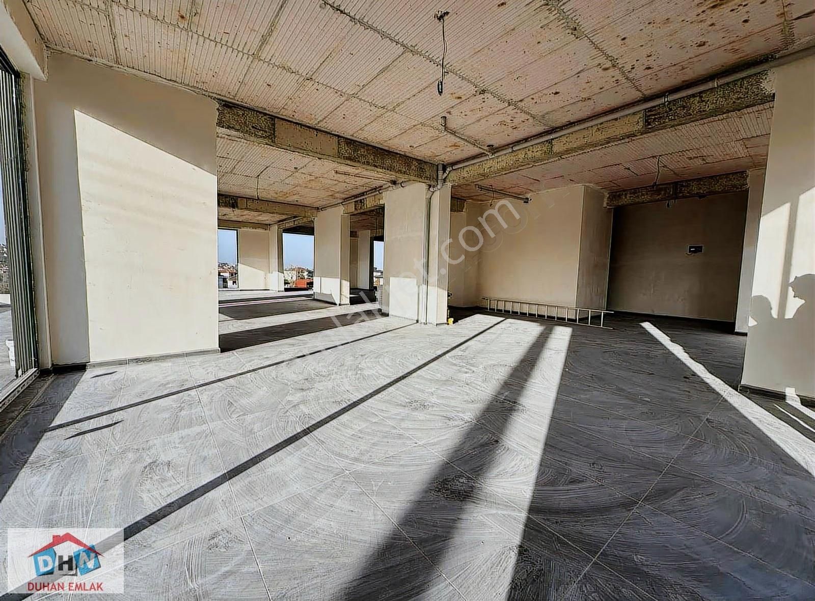 Duhan Emlak'tan Yüksek Yatırım Potansiyelli 650m2 2 Katlı Dükkan - Görsel 2