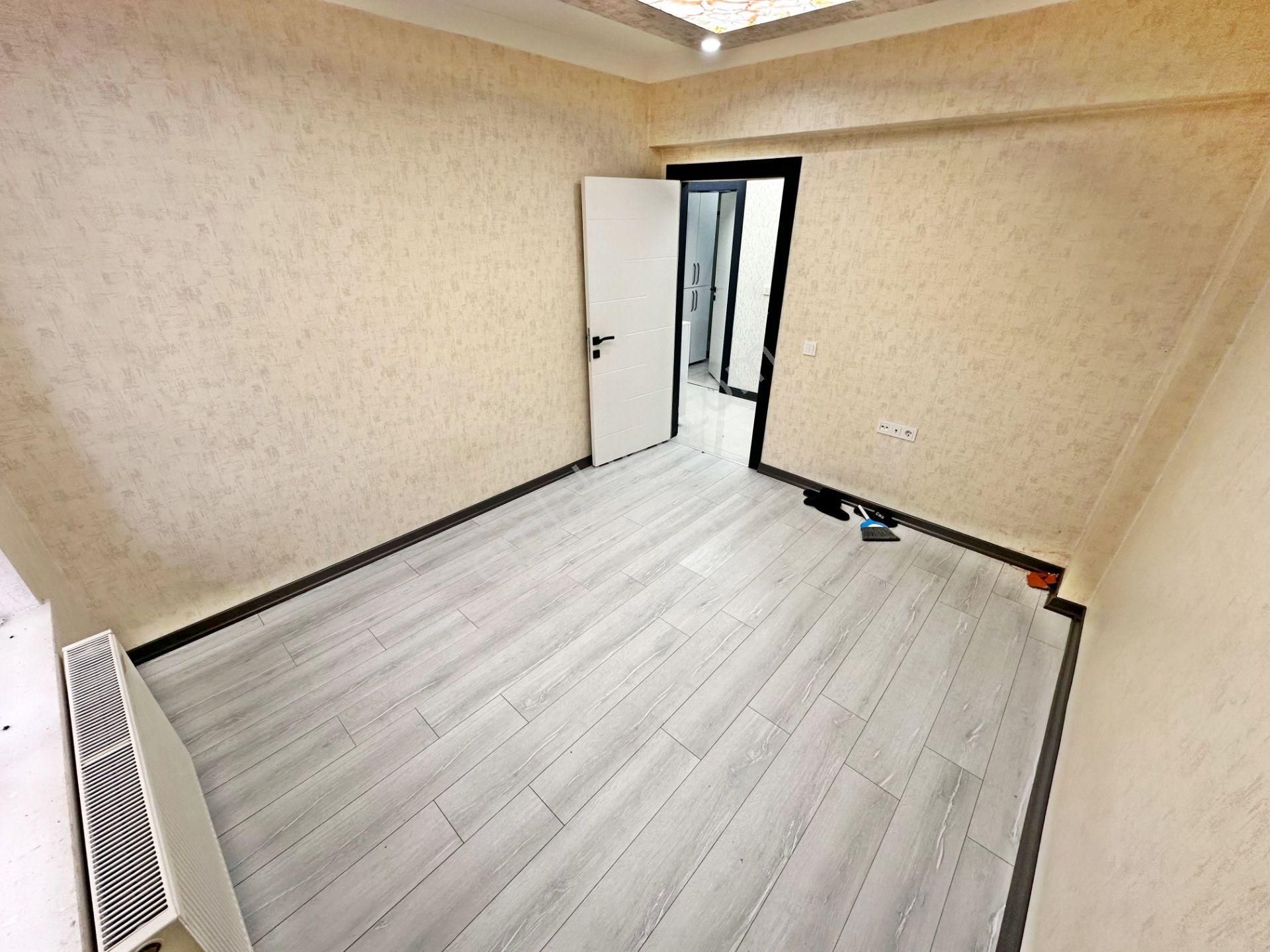 Yılın Fırsat Dairesi Acil Satılık Geniş Emsalsiz Giriş Kat Dairesi 1+1 - Görsel 26