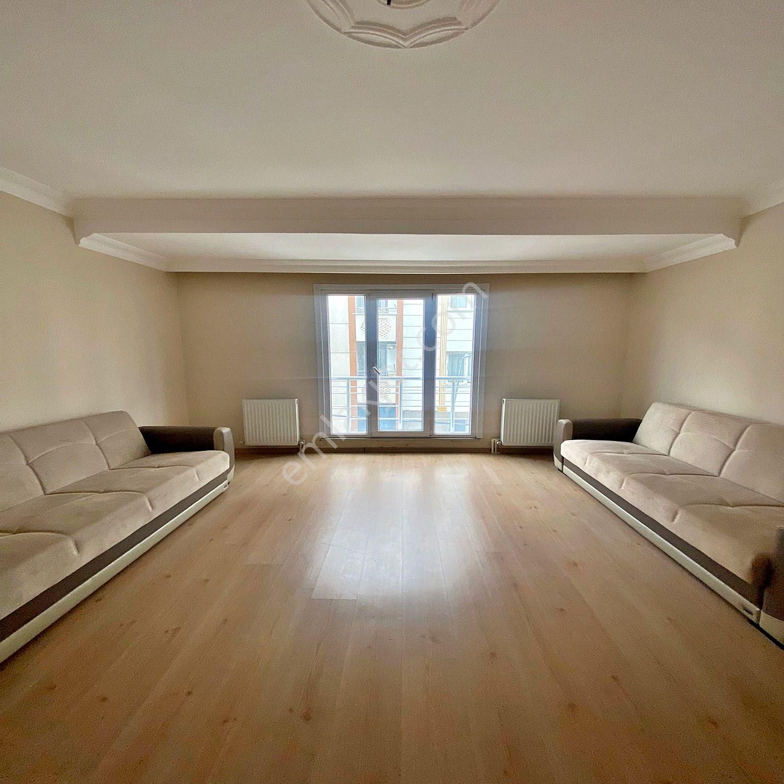 Selahattin Eyyubi Mahallesi'nde Satılık 2+1 Geniş Daire