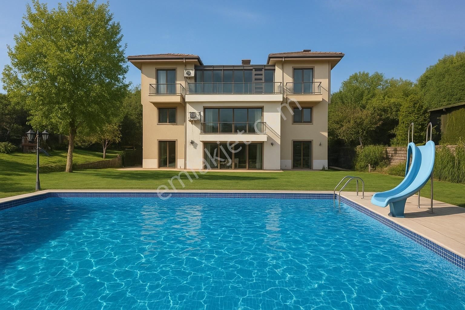 Tepekent'te Satılık Villa 8+1 2783 M² Müstakil Arsa İçerisinde