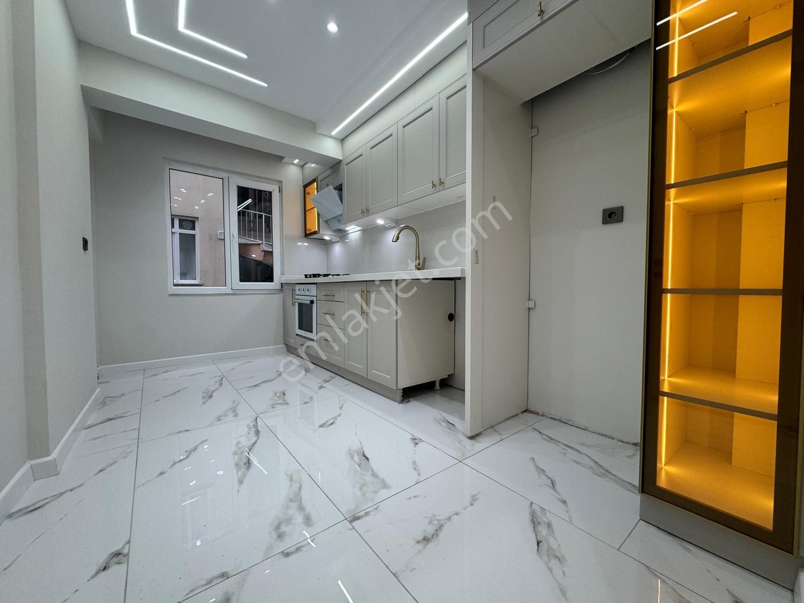 Akçay Merkez Satılık Ultra Lüks 3+1 Denize Yakın Daire