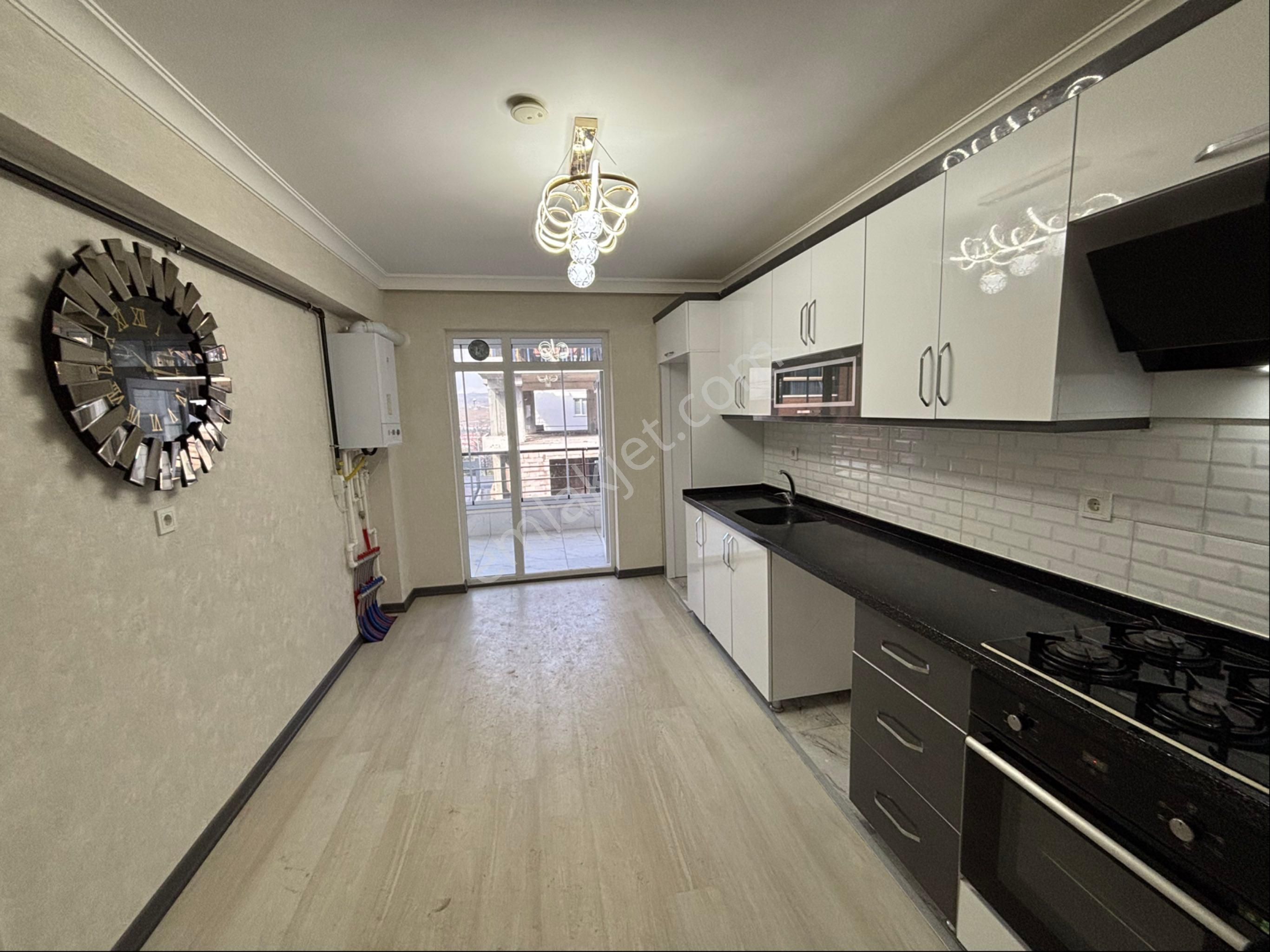 Öz Eda Emlaktan Bağlum Karakayada Satılık Full Yapılı Daire - Görsel 4