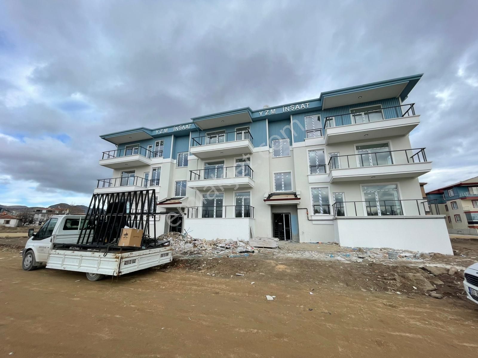 Afyon Üçok Emlaktan Mareşal F Çakmak Satılık Lüx Sıfır 3+1 Daireler