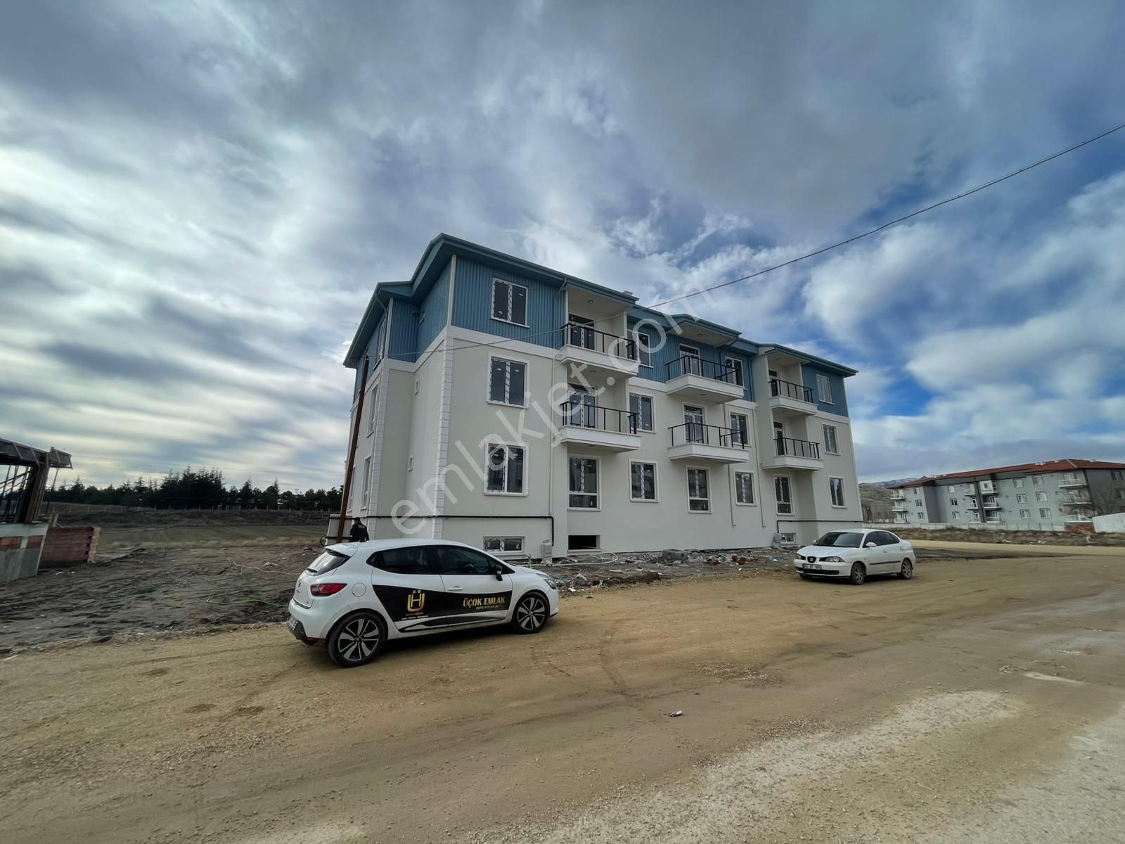 Afyon Üçok Emlaktan Mareşal F Çakmak Satılık Lüx Sıfır 3+1 Daireler - Görsel 2
