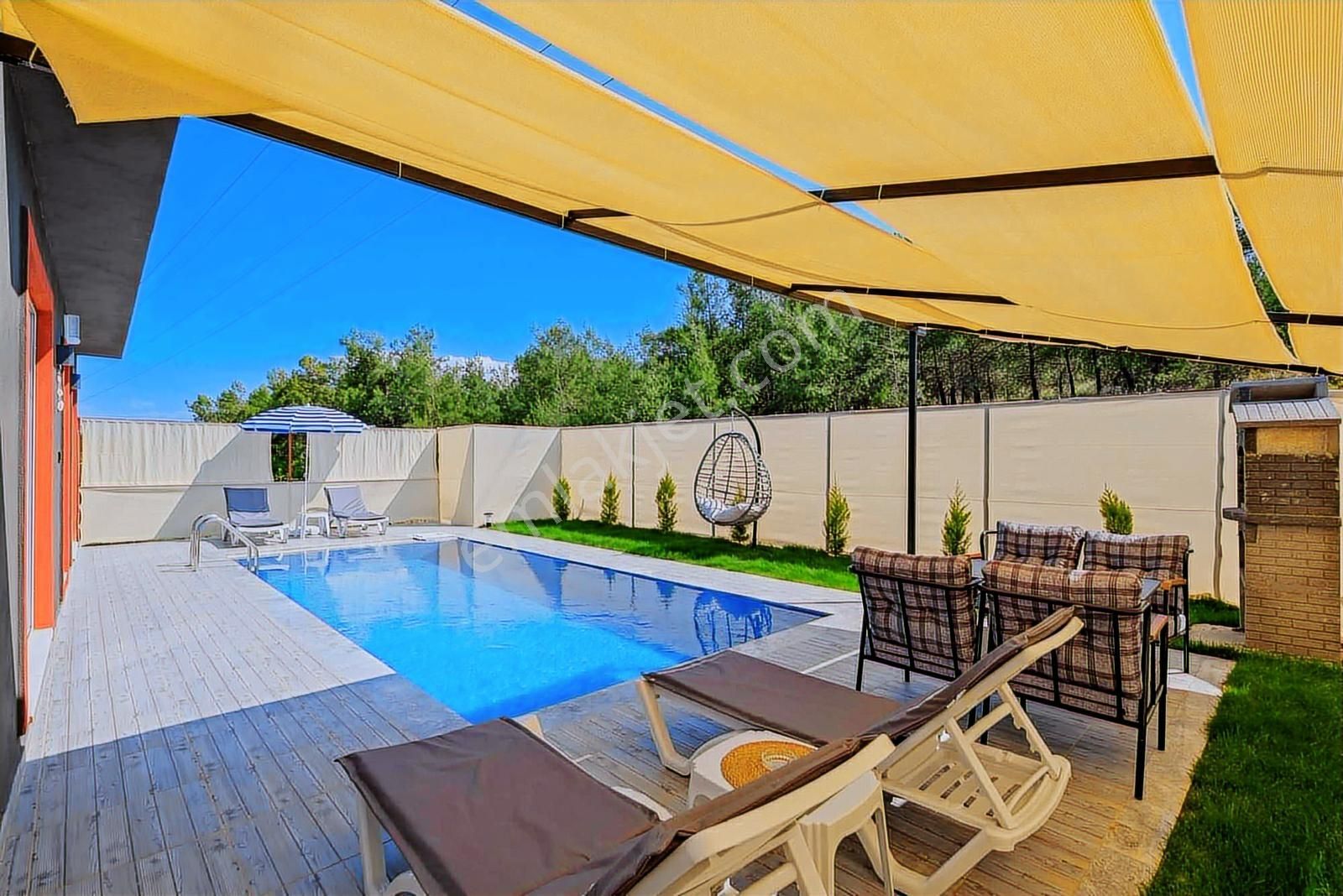 Çiftlik Mahallesinde Kiralık Eşyalı Havuzlu Müstakil Villa - Görsel 20