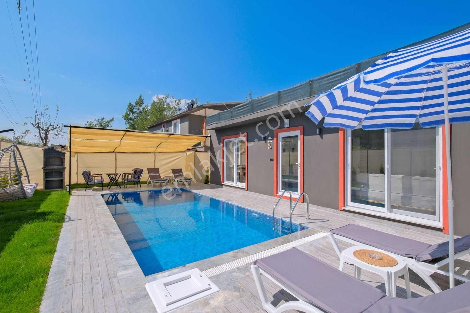 Çiftlik Mahallesinde Kiralık Eşyalı Havuzlu Müstakil Villa - Görsel 11