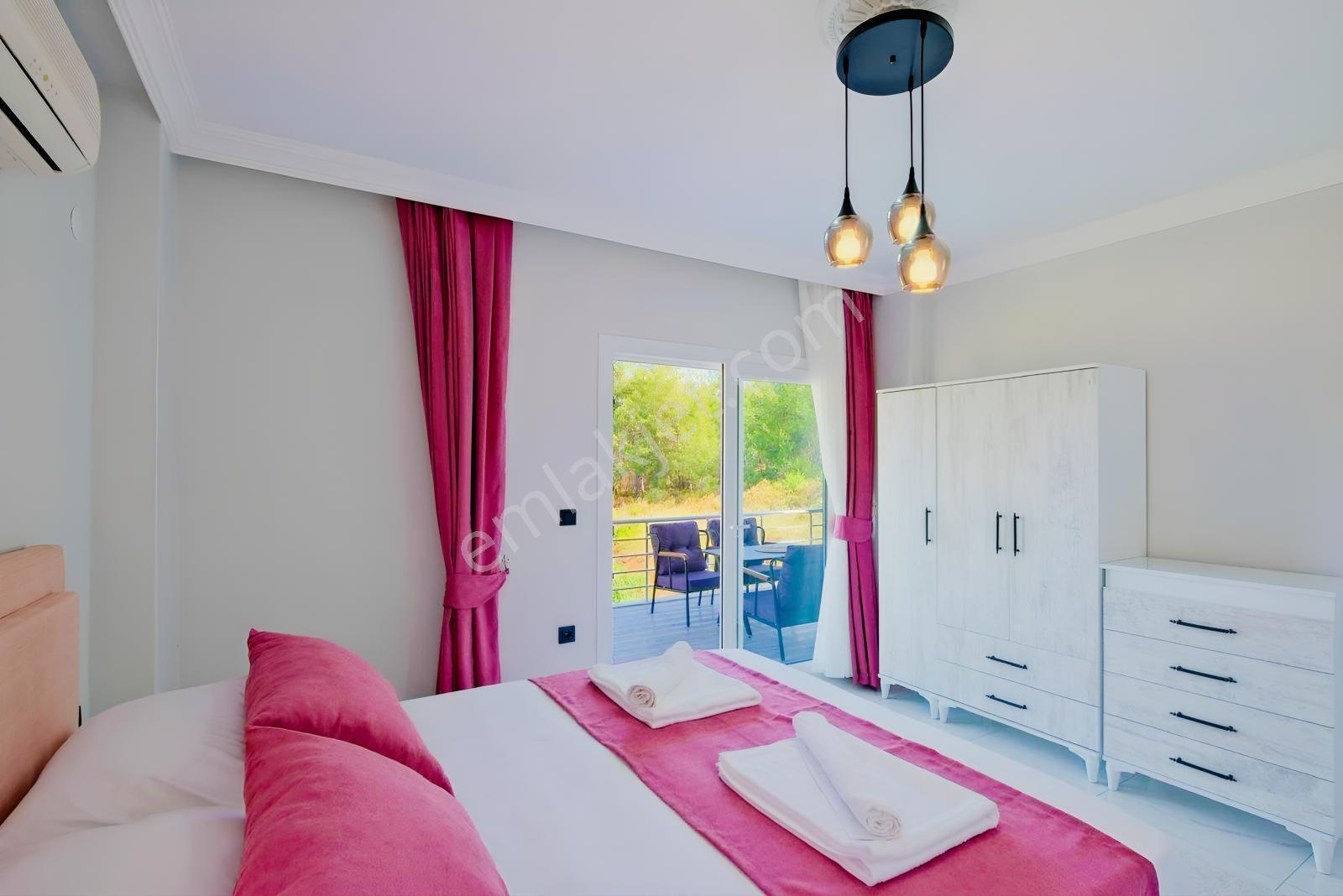 Çiftlik Mahallesinde Kiralık Eşyalı Havuzlu Müstakil Villa - Görsel 22