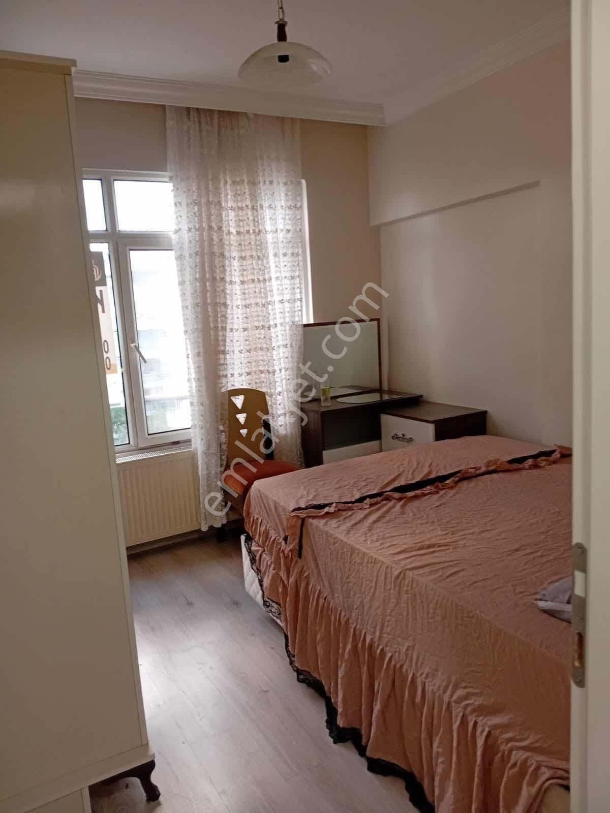 Bahçelievler De Kiralık 2+1 Eşyalı Daire (fatih Caddesi Üstü ) - Görsel 14