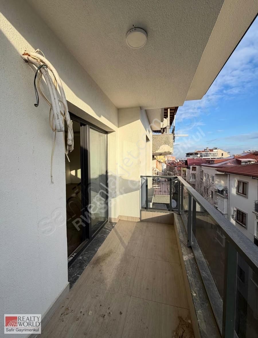 Mehmetçik Mahallesinde Cadde Üzeri Yeni Binada Satılık Daire - Görsel 3