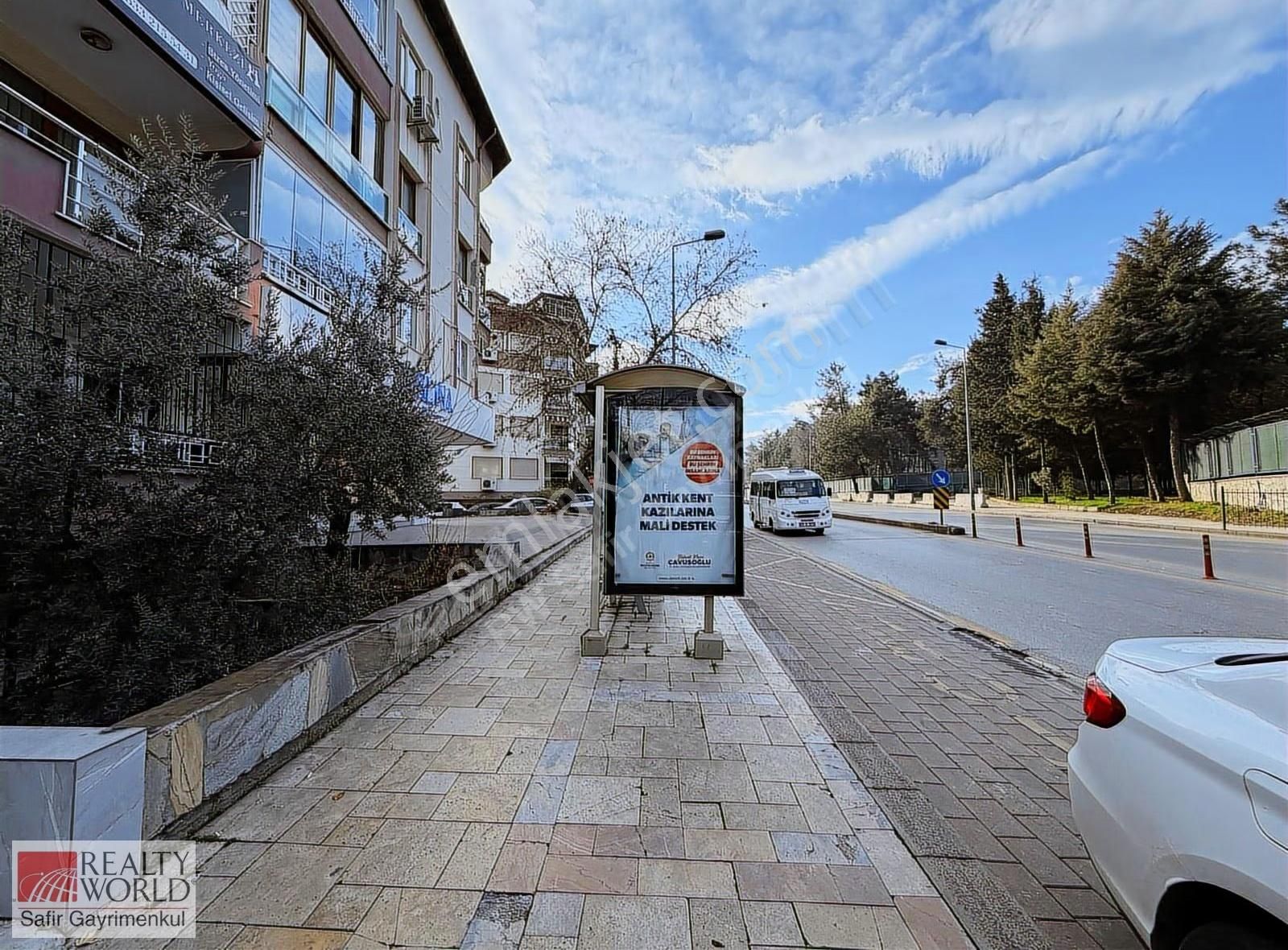 Mehmetçik Mahallesinde Cadde Üzeri Yeni Binada Satılık Daire - Görsel 12