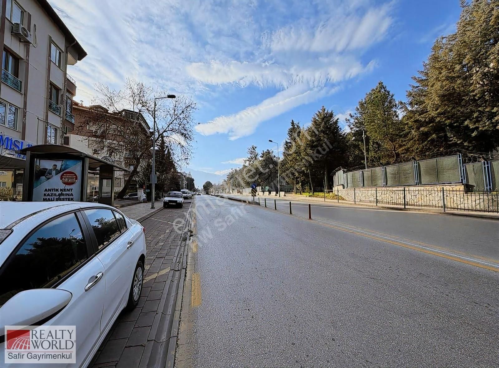 Mehmetçik Mahallesinde Cadde Üzeri Yeni Binada Satılık Daire - Görsel 26