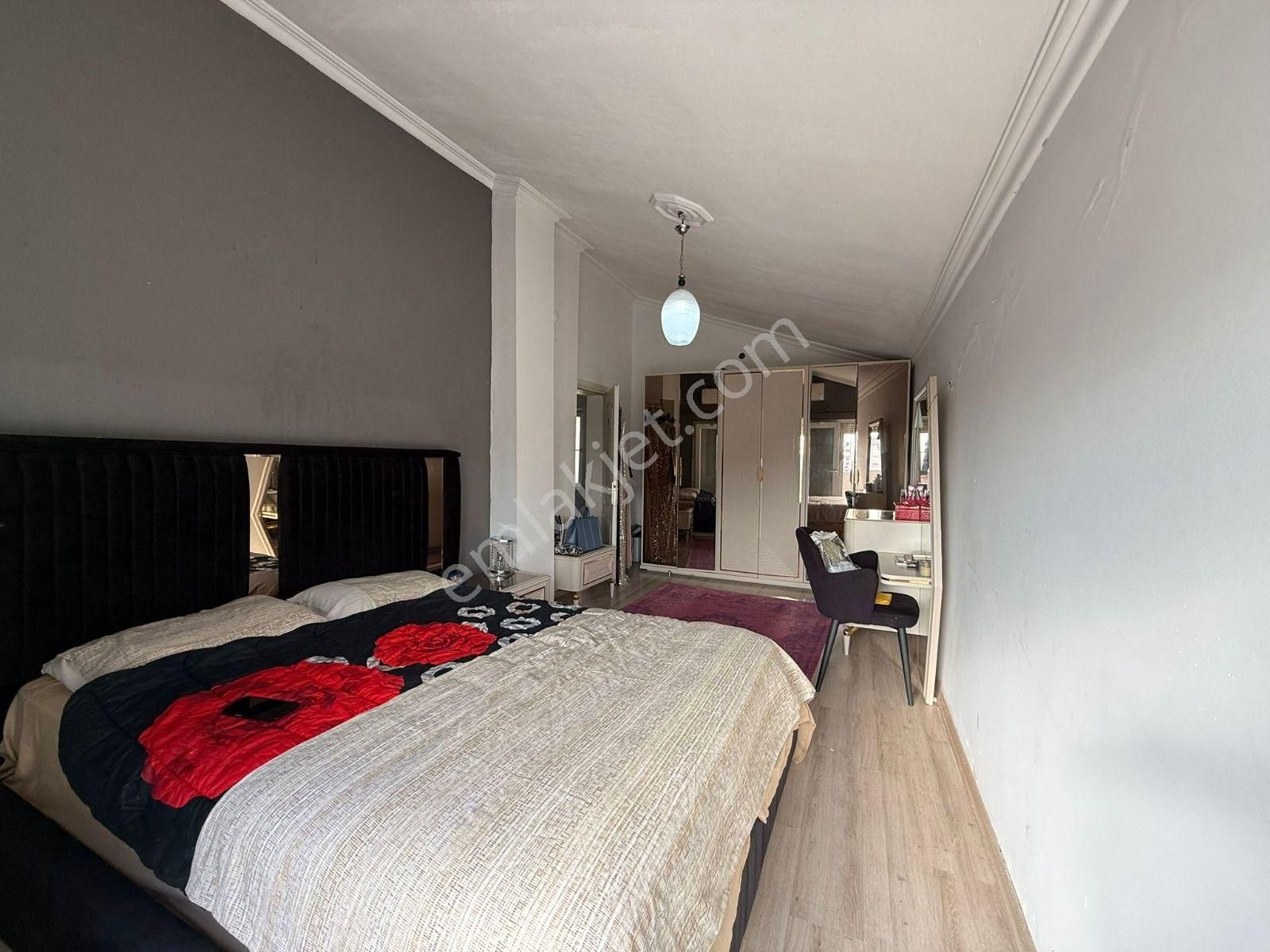 Merkezde Yenigün Mah. İçi Full Yapılı Asansörlü Geniş 5+1 Dubleks - Görsel 22