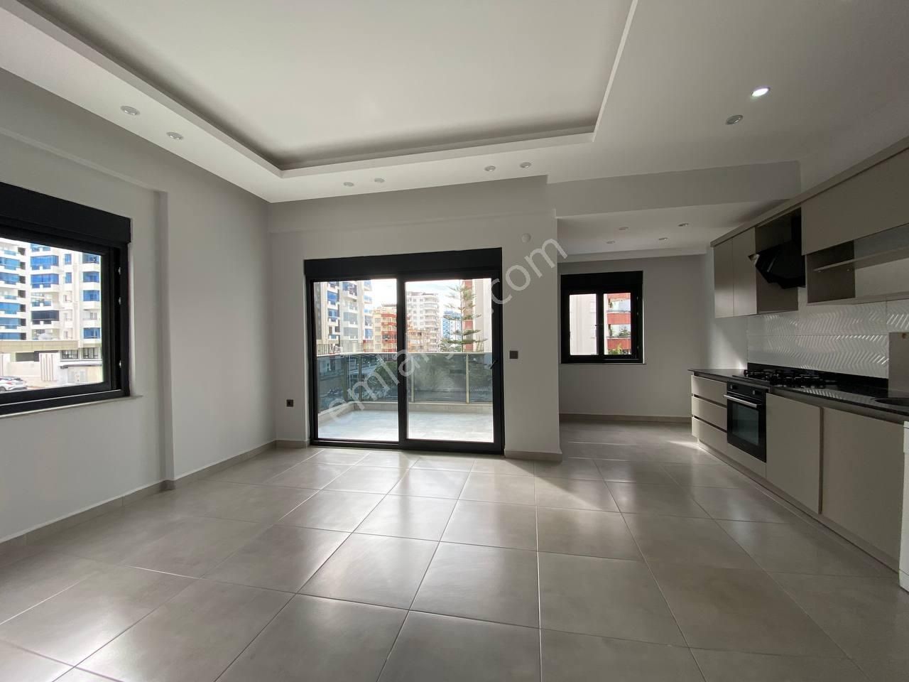 Mahmutlar Merkez'de Ful Aktiviteli Site İçerisinde 2+1 Boş Daire - Görsel 4