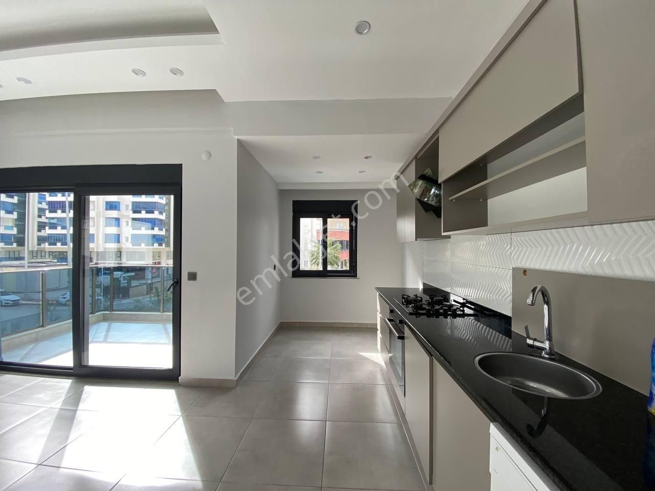 Mahmutlar Merkez'de Ful Aktiviteli Site İçerisinde 2+1 Boş Daire - Görsel 10