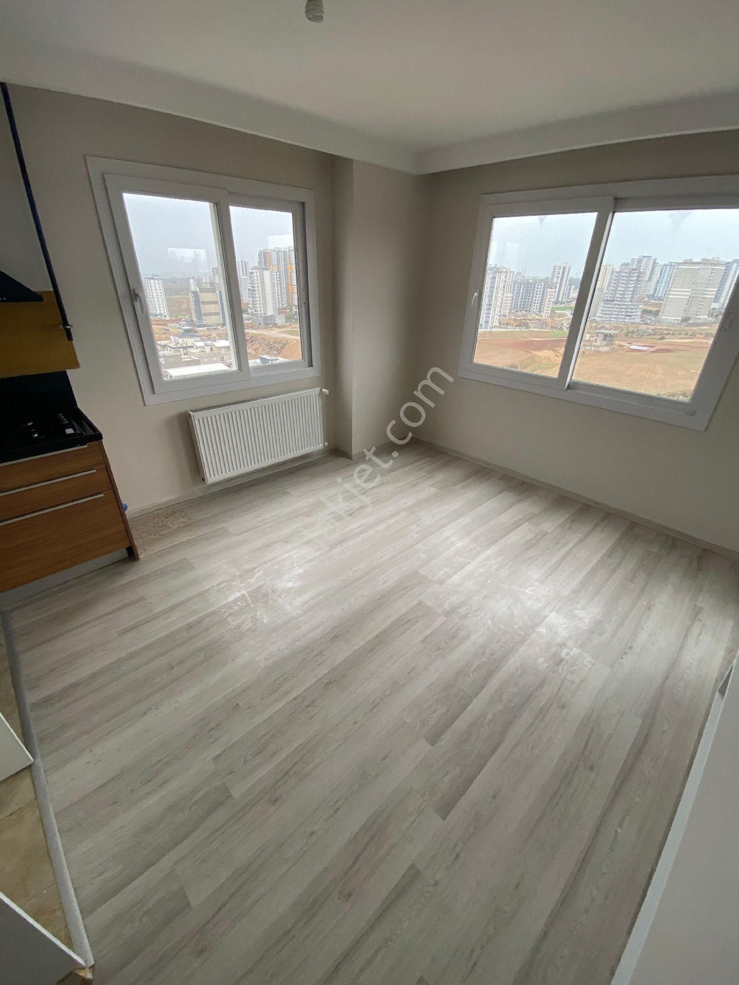 Erguvan Caddesi Üzeri Hasarsız İskanlı Kiralık 1+1 Daire - Görsel 3