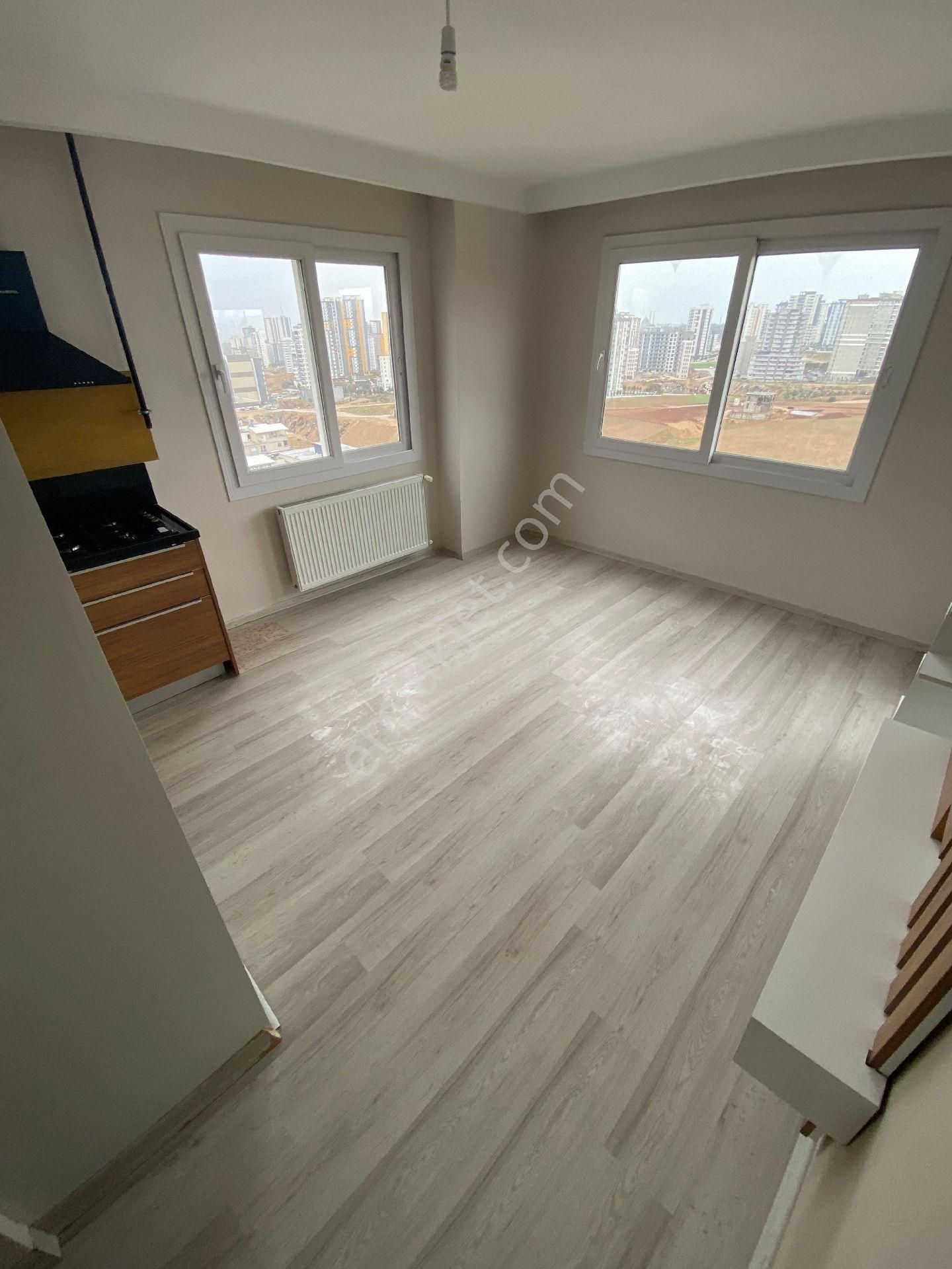 Erguvan Caddesi Üzeri Hasarsız İskanlı Kiralık 1+1 Daire - Görsel 4