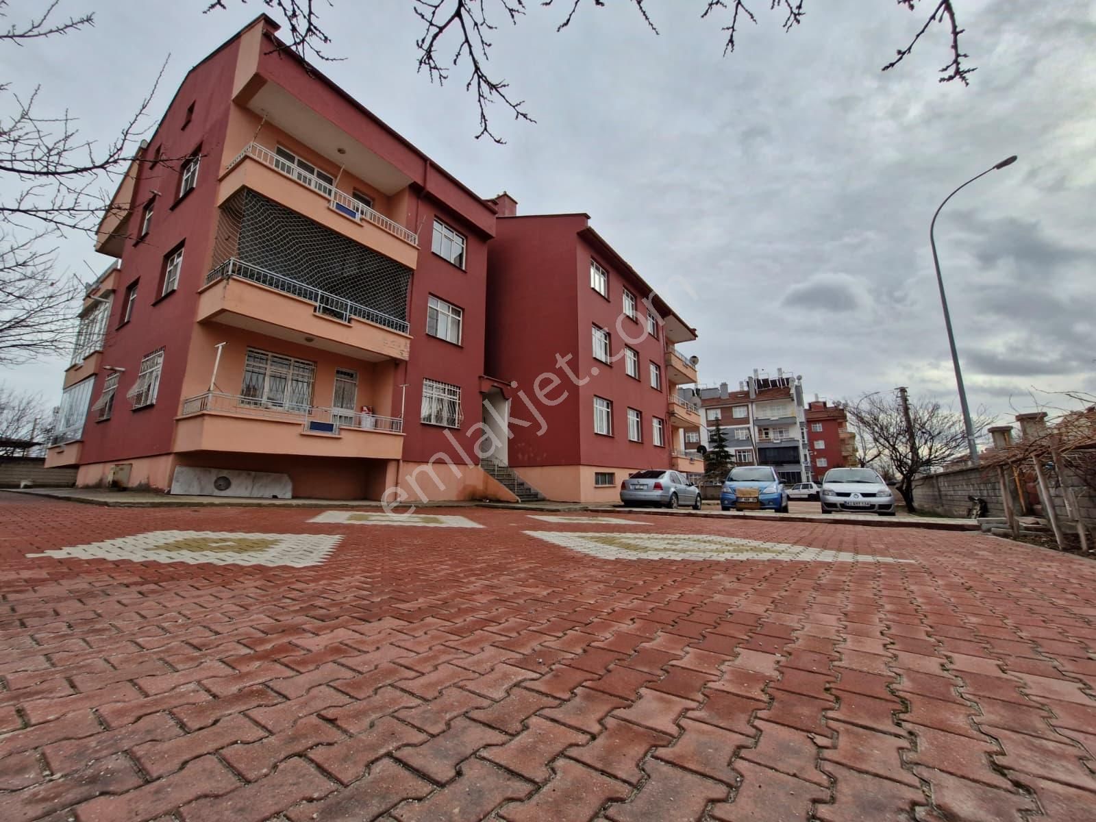 ✅kosova Mahallesi Cadde Cephe 3+1 Bakımlı Geniş Daire