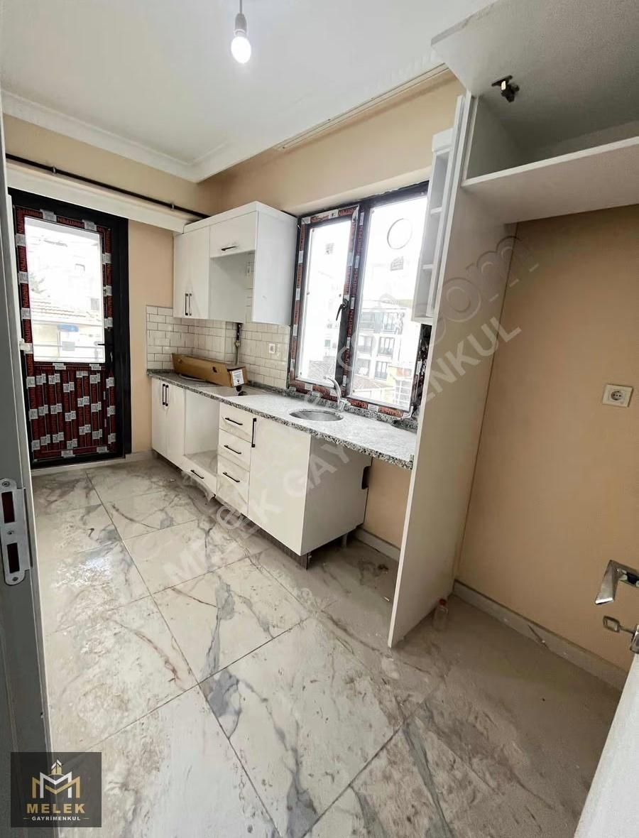 Melek Gayrimenkulden Sancaktepede Satılık Sıfır Lüx 3+1 Dublex - Görsel 8