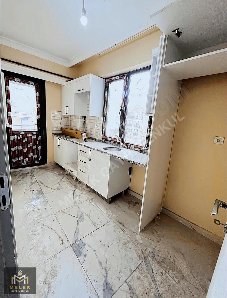 Melek Gayrimenkulden Sancaktepede Satılık Sıfır Lüx 3+1 Dublex - Görsel 9