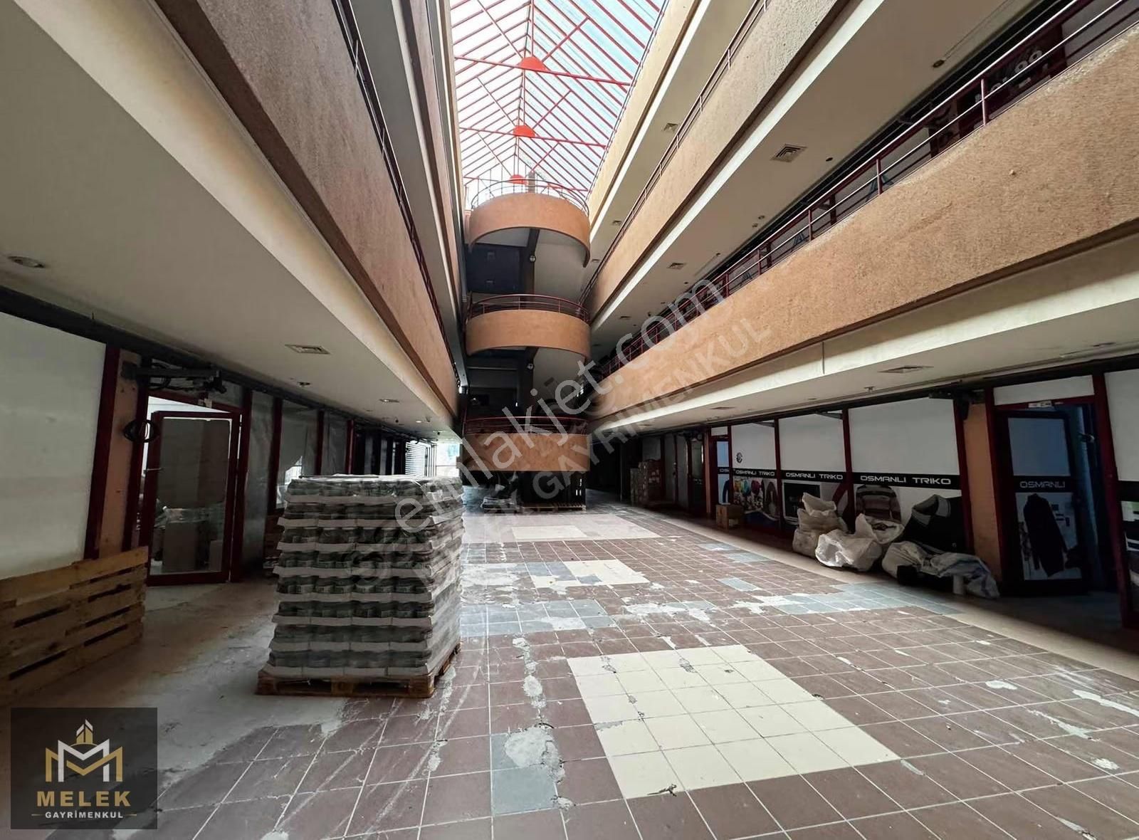Tekstilkentte Kiralık 90 M2 Dükkan