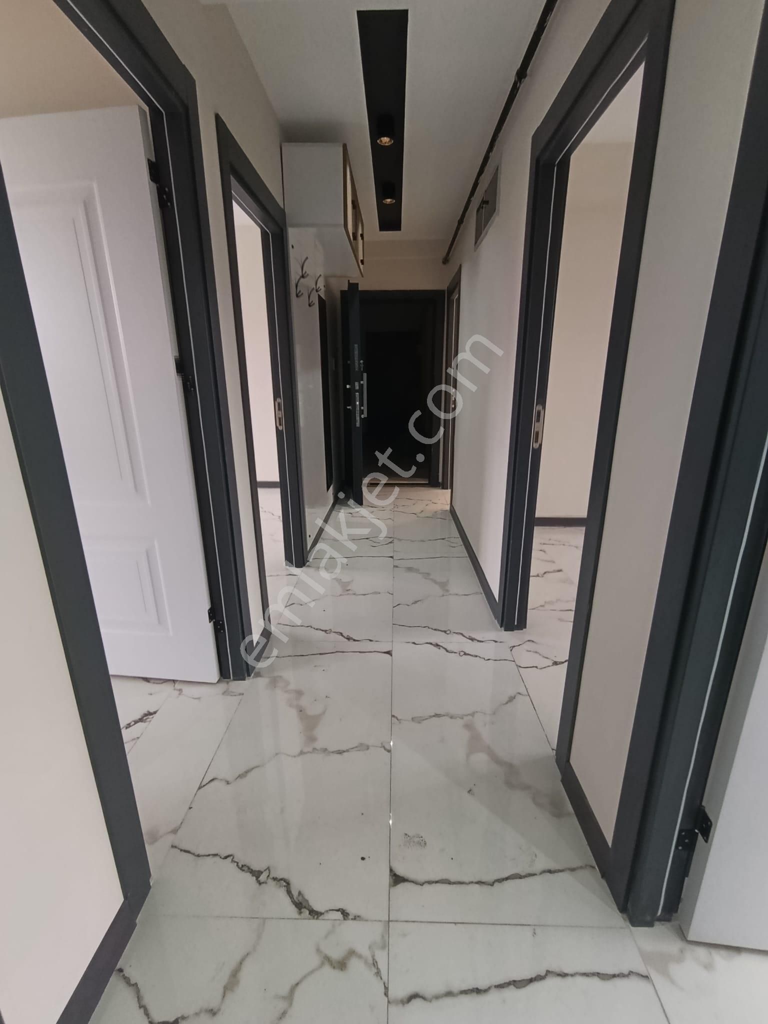 Çamlıca Mahallesinde 3+1 Sıfır Daire - Görsel 17