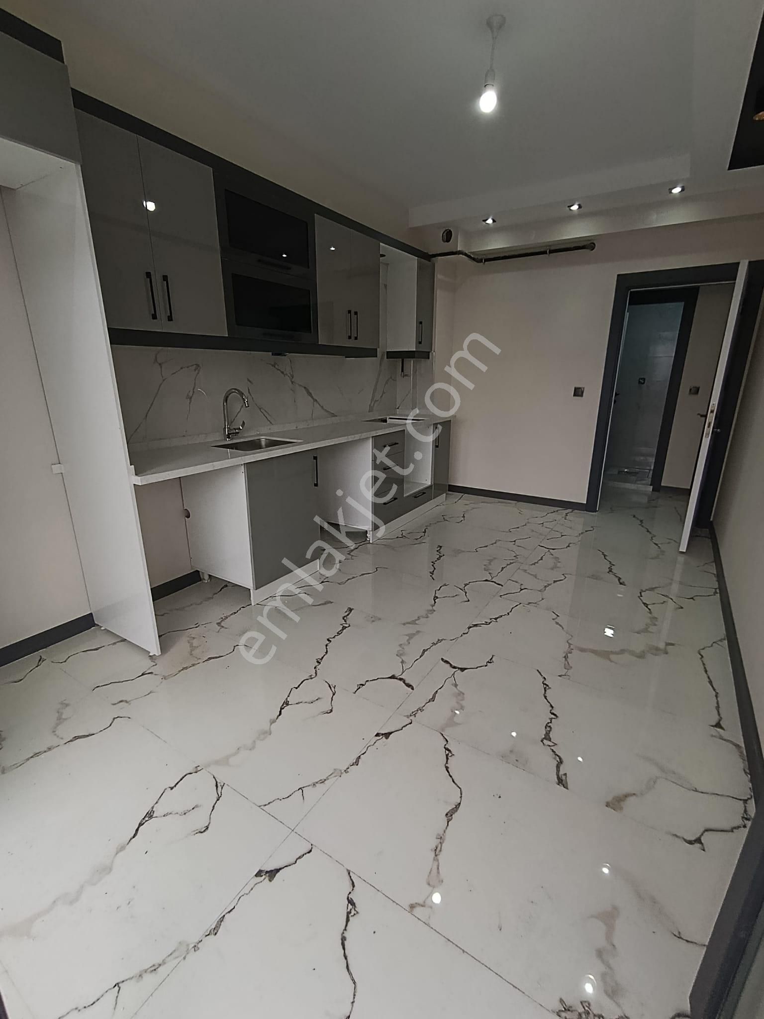 Çamlıca Mahallesinde 3+1 Sıfır Daire