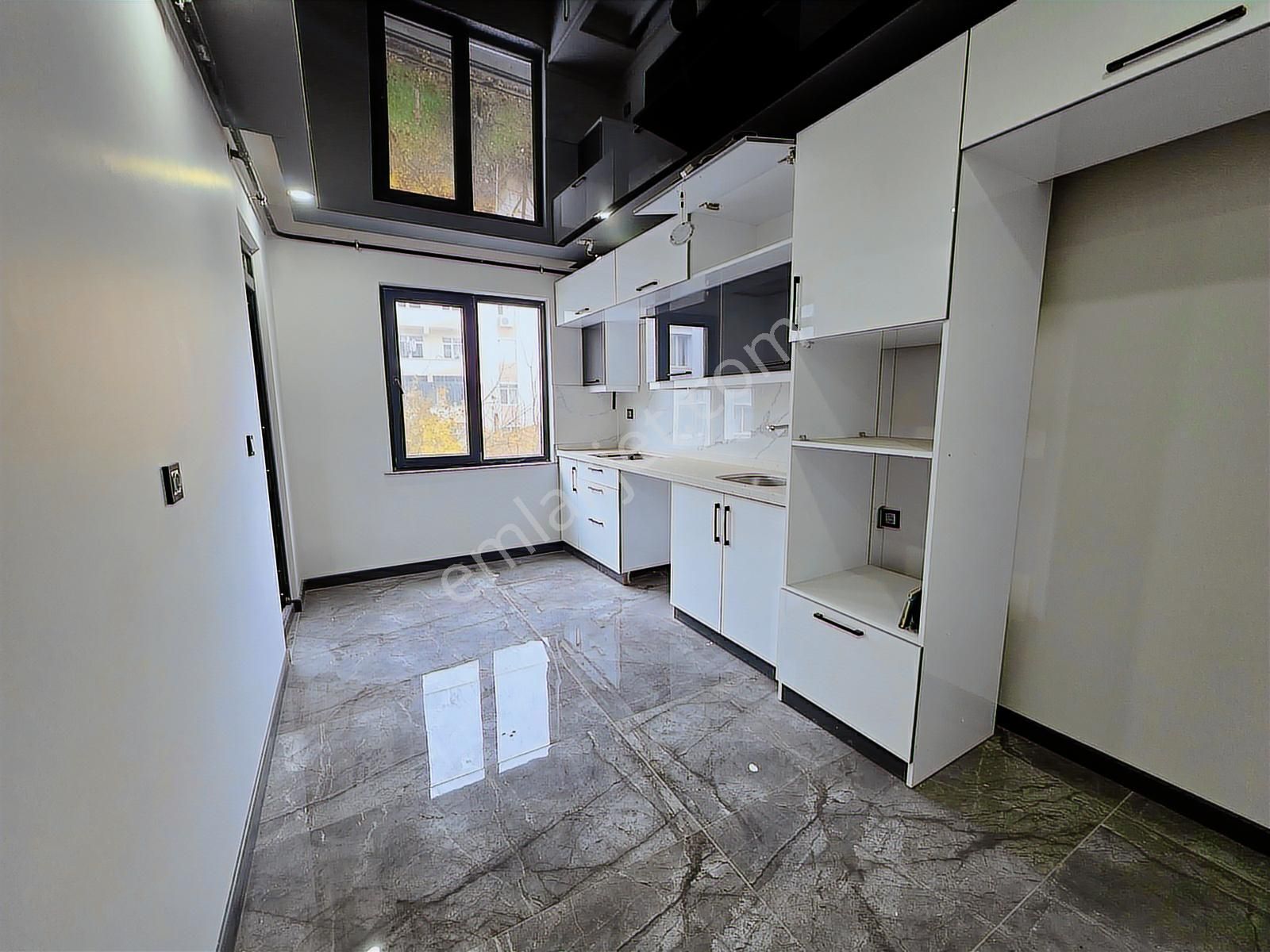 Kapaklı'nın En Merkezi Konumunda - Okulun Yanıbaşında Lüks 3+1 - Görsel 21