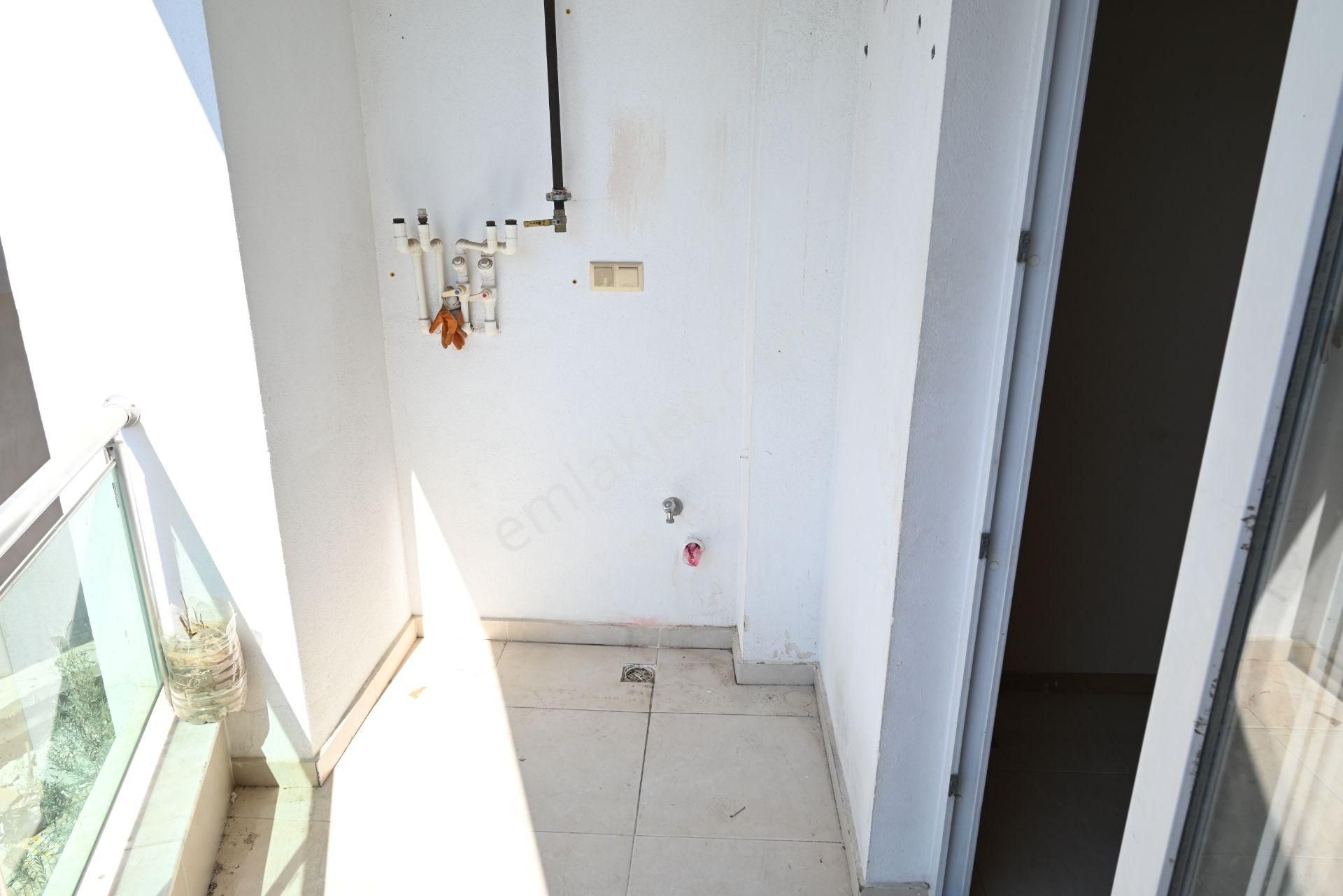 Üstünkent Emlak'tan Caddeye Yakın Konumda 2+1 Kiralık Daire - Görsel 34