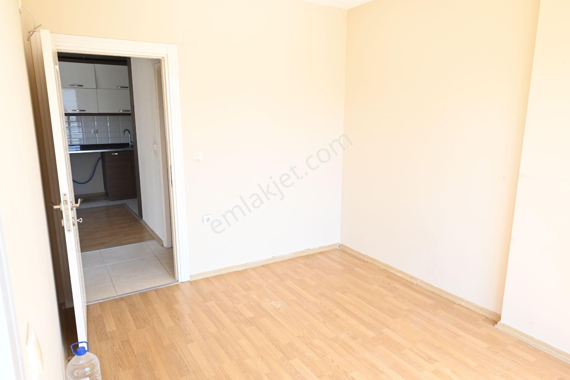 Üstünkent Emlak'tan Caddeye Yakın Konumda 2+1 Kiralık Daire - Görsel 25