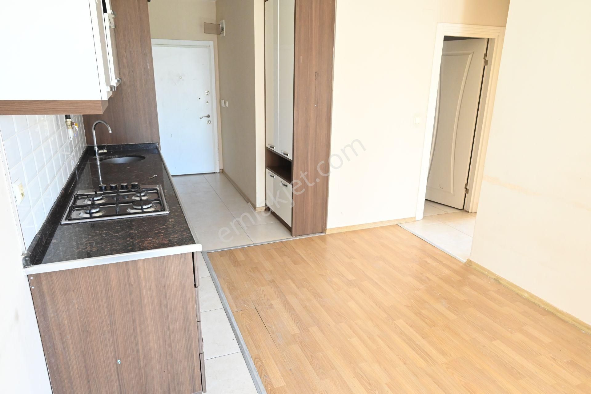 Üstünkent Emlak'tan Caddeye Yakın Konumda 2+1 Kiralık Daire - Görsel 3